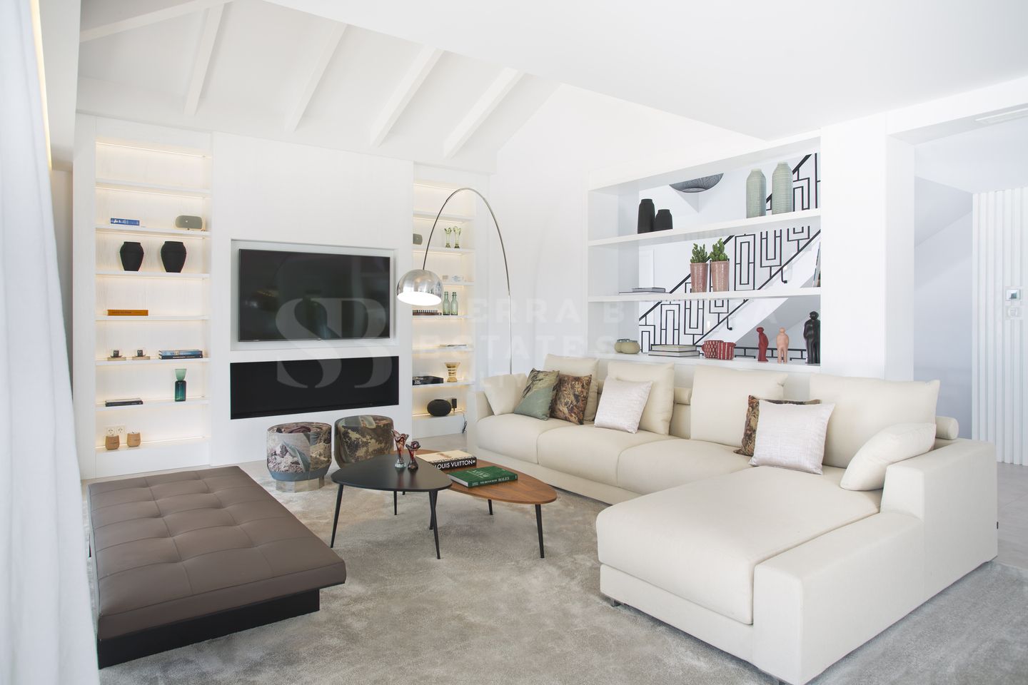 Classic and Modern Villa in Nueva Andalucia