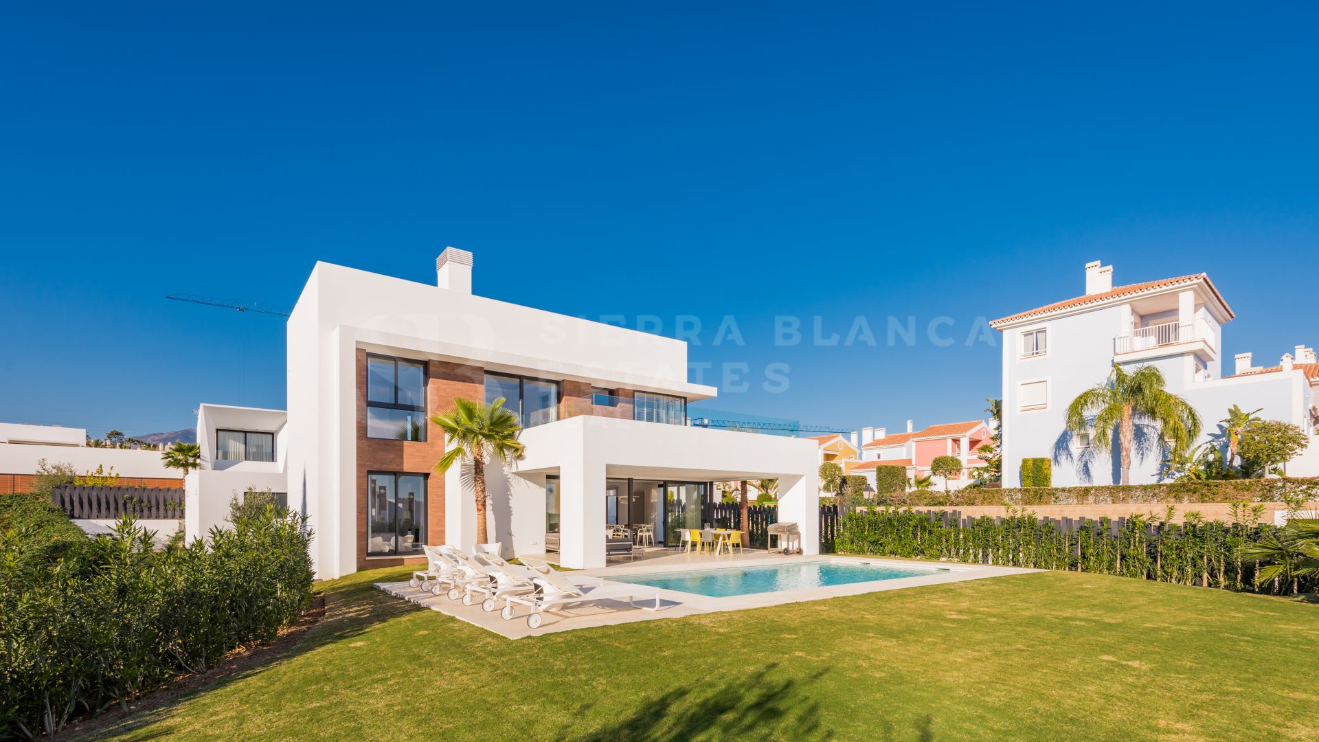 Stylish Contemporary Villa For Rent in Cortijo del Mar