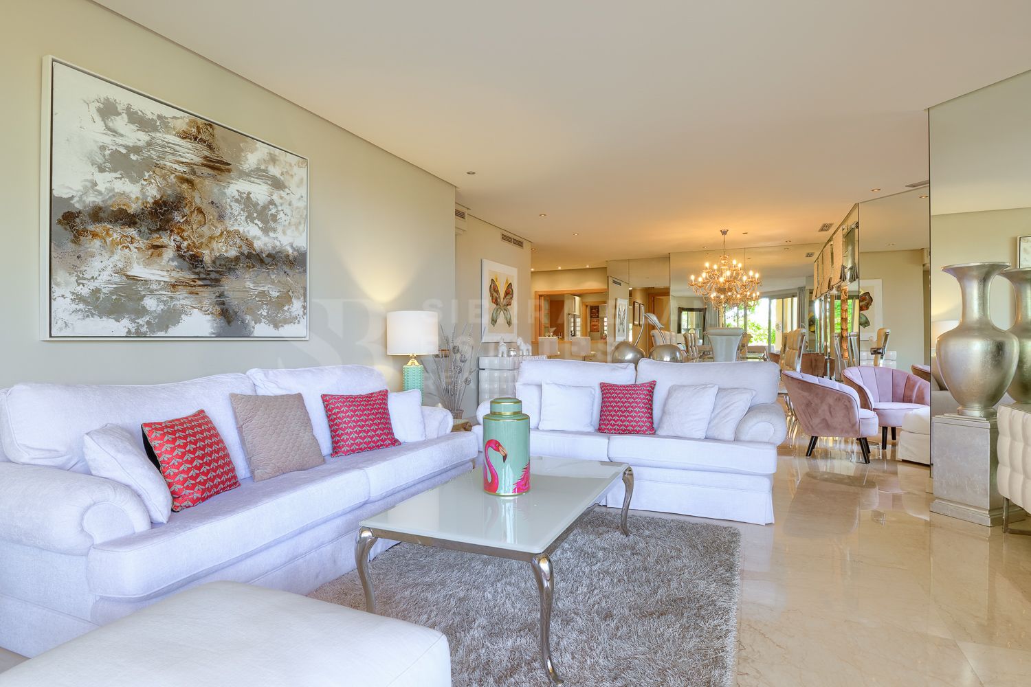 Elegant Apartment in Mansion Club