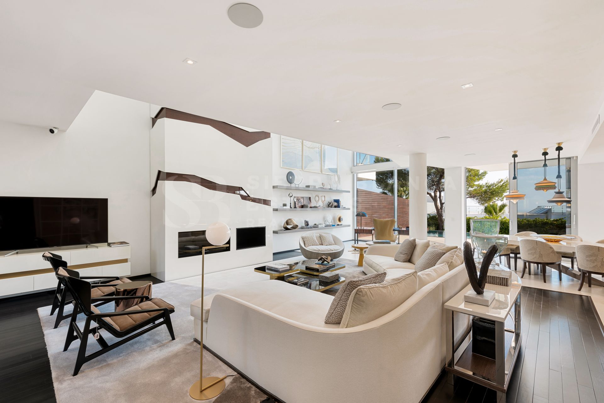 Design Villa in the Prestigious Sierra Blanca