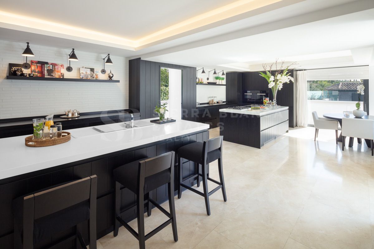 Extraordinary Frontline Golf Villa in Las Brisas, Nueva Andalucía