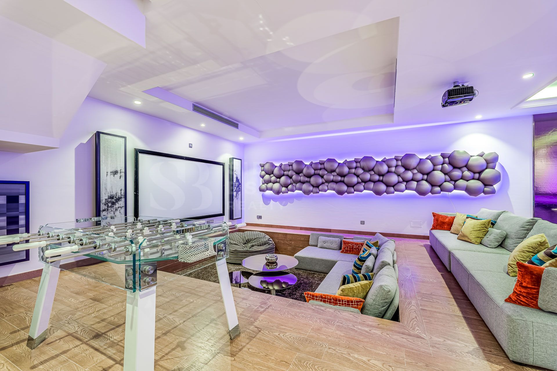 Cutting Edge Modern Apartment in Sierra Blanca
