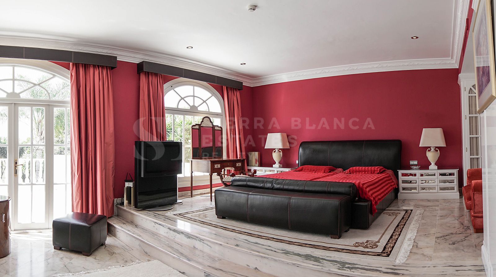 Elegant villa in El Paraíso