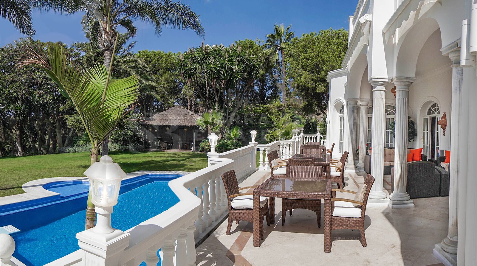 Elegant villa in El Paraíso