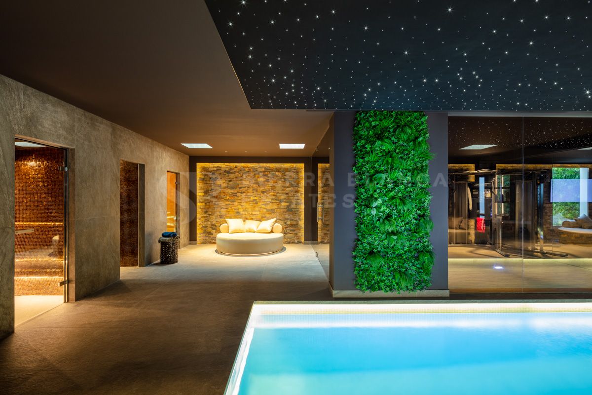 Villa contemporaine neuve avec vue sur la mer à Nueva Andalucía
