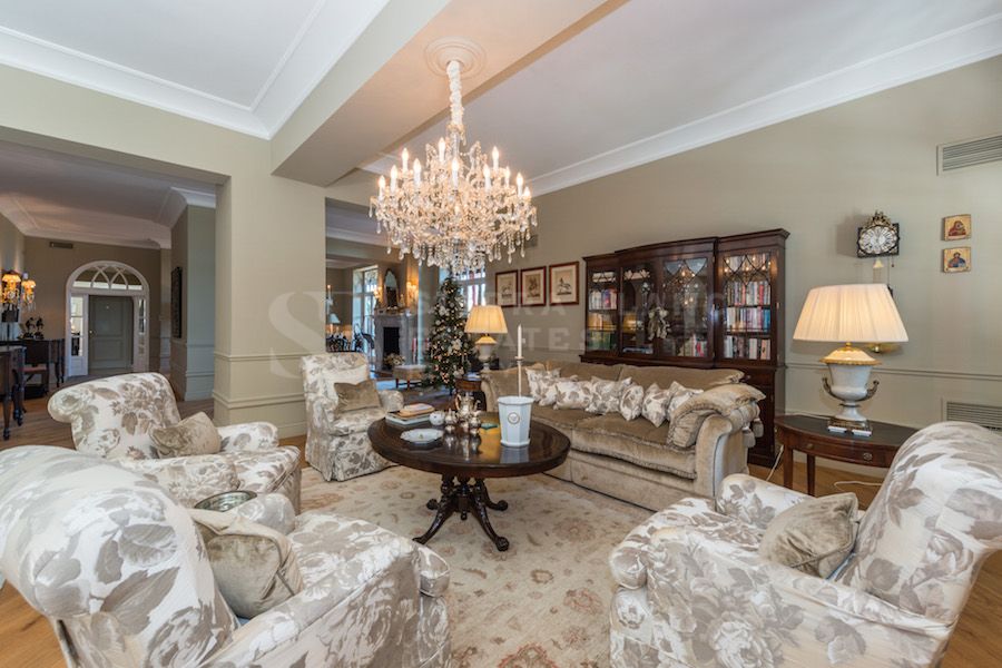 Charming Villa on a Large Plot in Hacienda Las Chapas