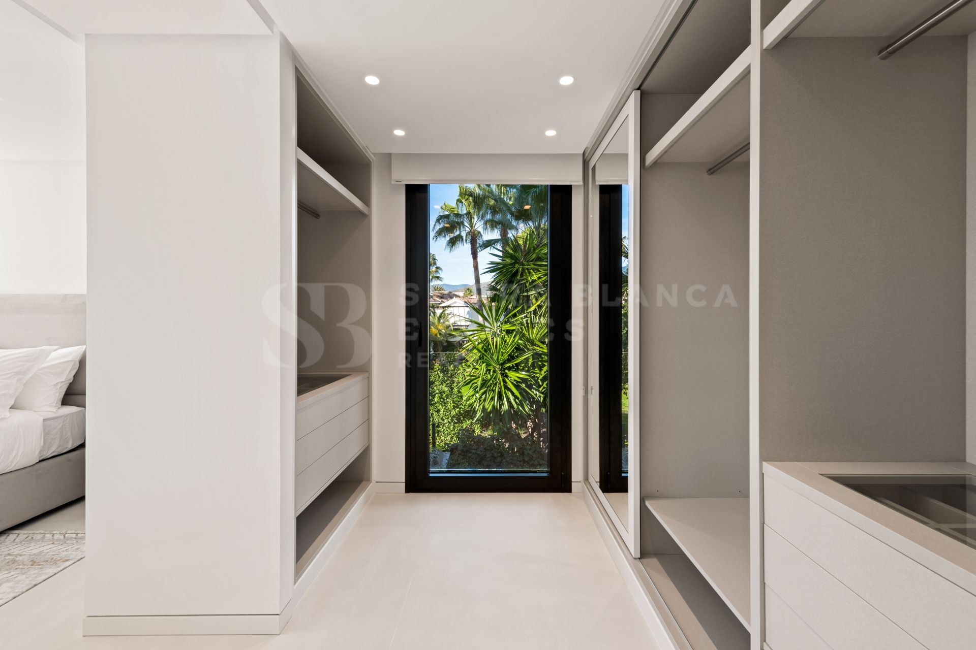 Stunning Modern Villa in Nueva Andalucia