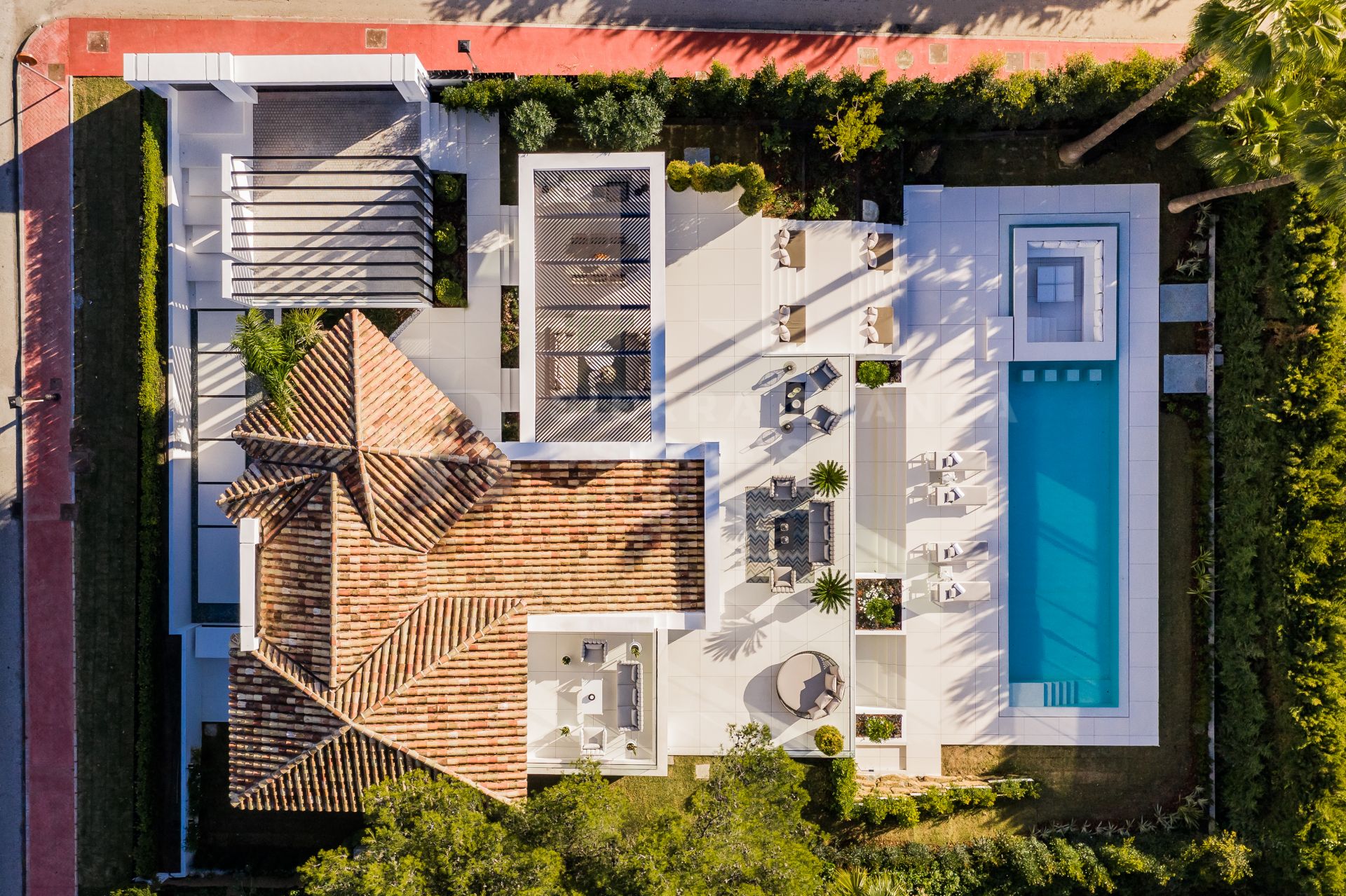 Stunning Modern Villa in Nueva Andalucia