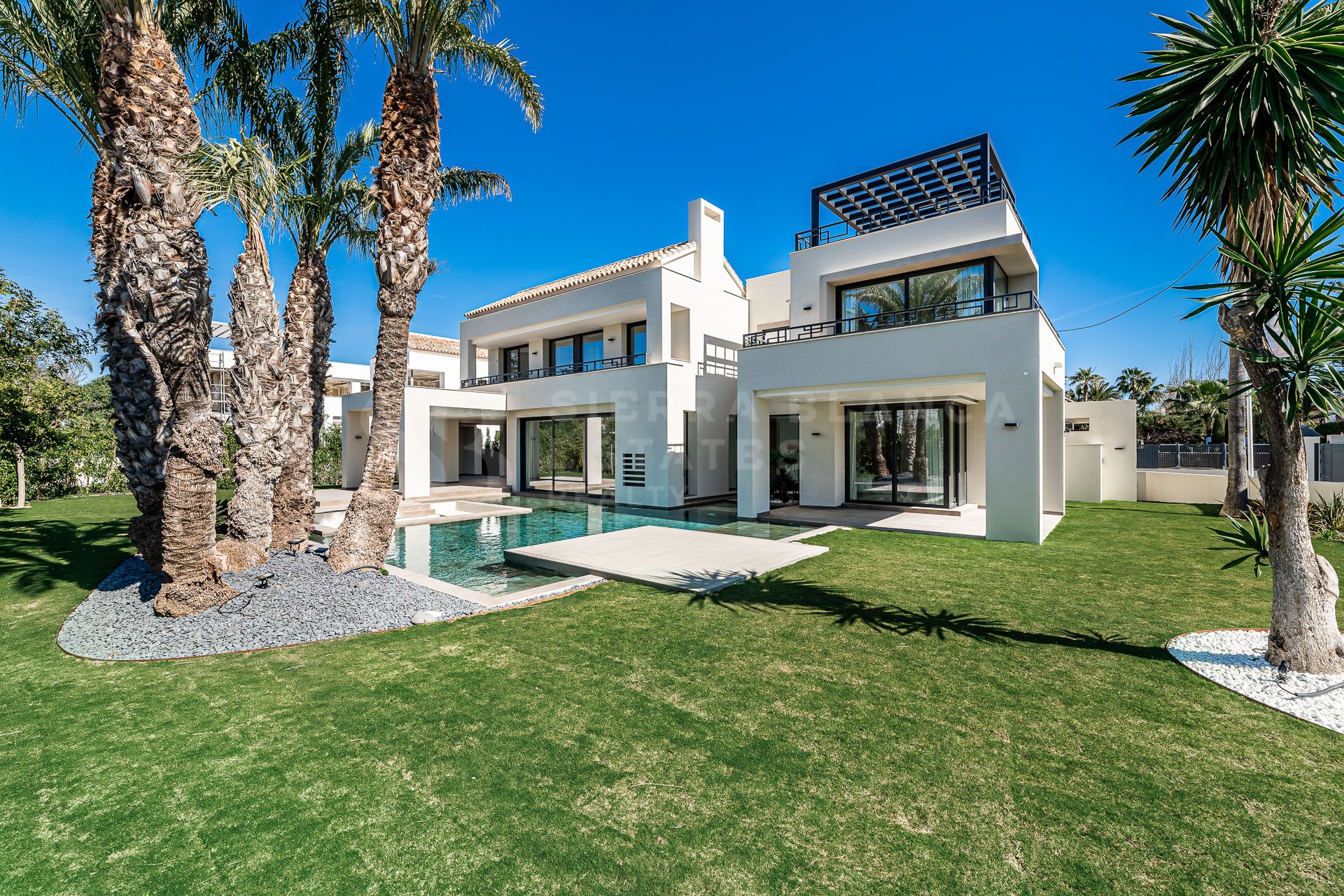 Impresionante Villa de Lujo en Casasola / Guadalmina Baja