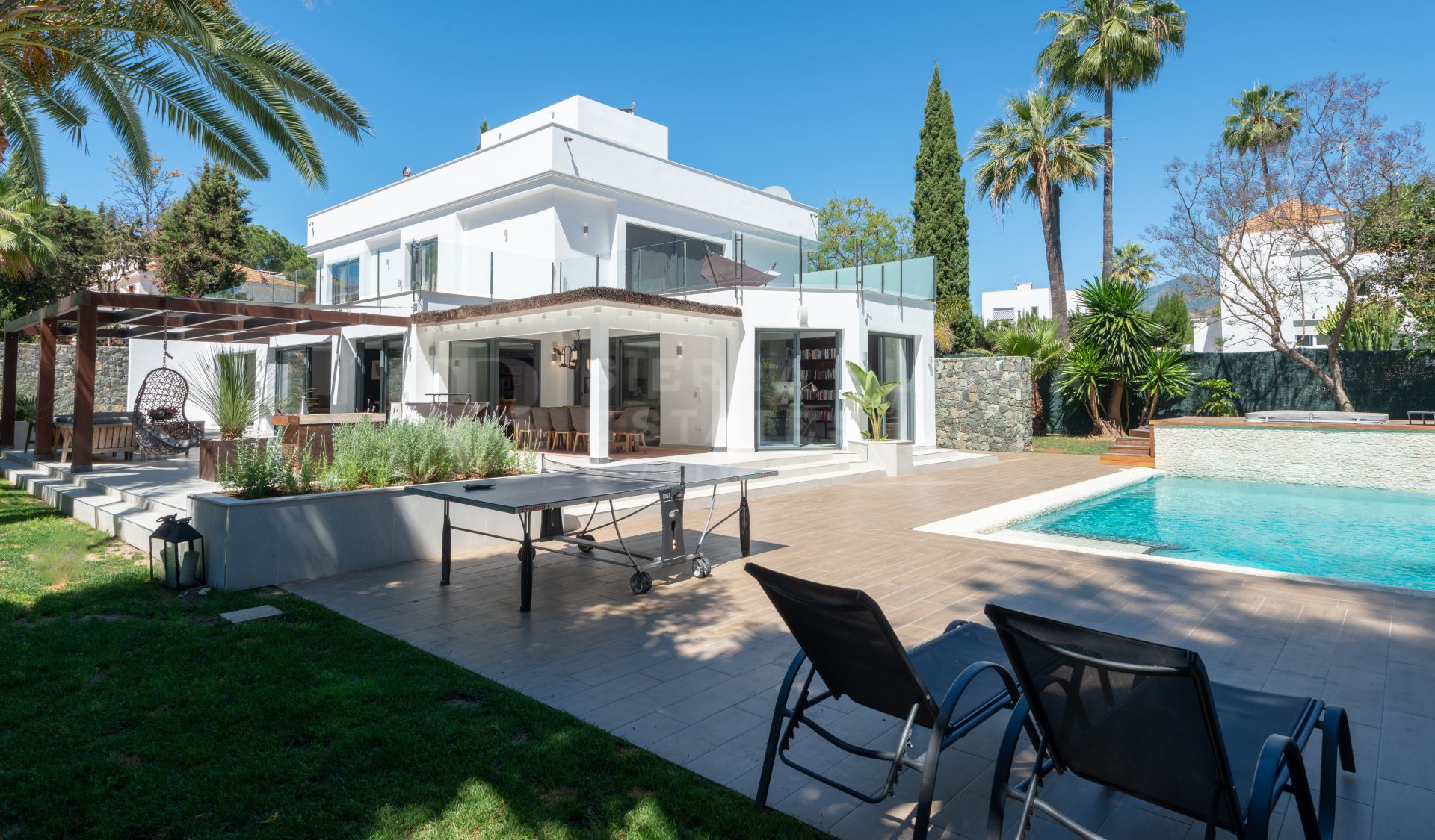 Gorgeous Modern Villa in Nueva Andalucia Golf Valley