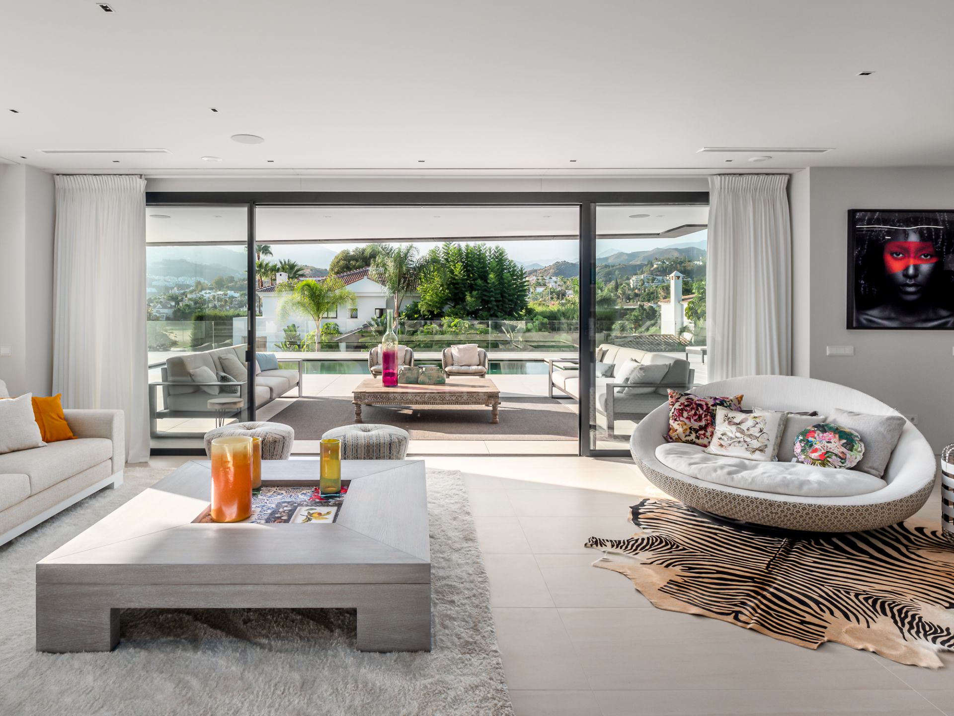 Newly Built Contemporary Villa in Nueva Andalucia