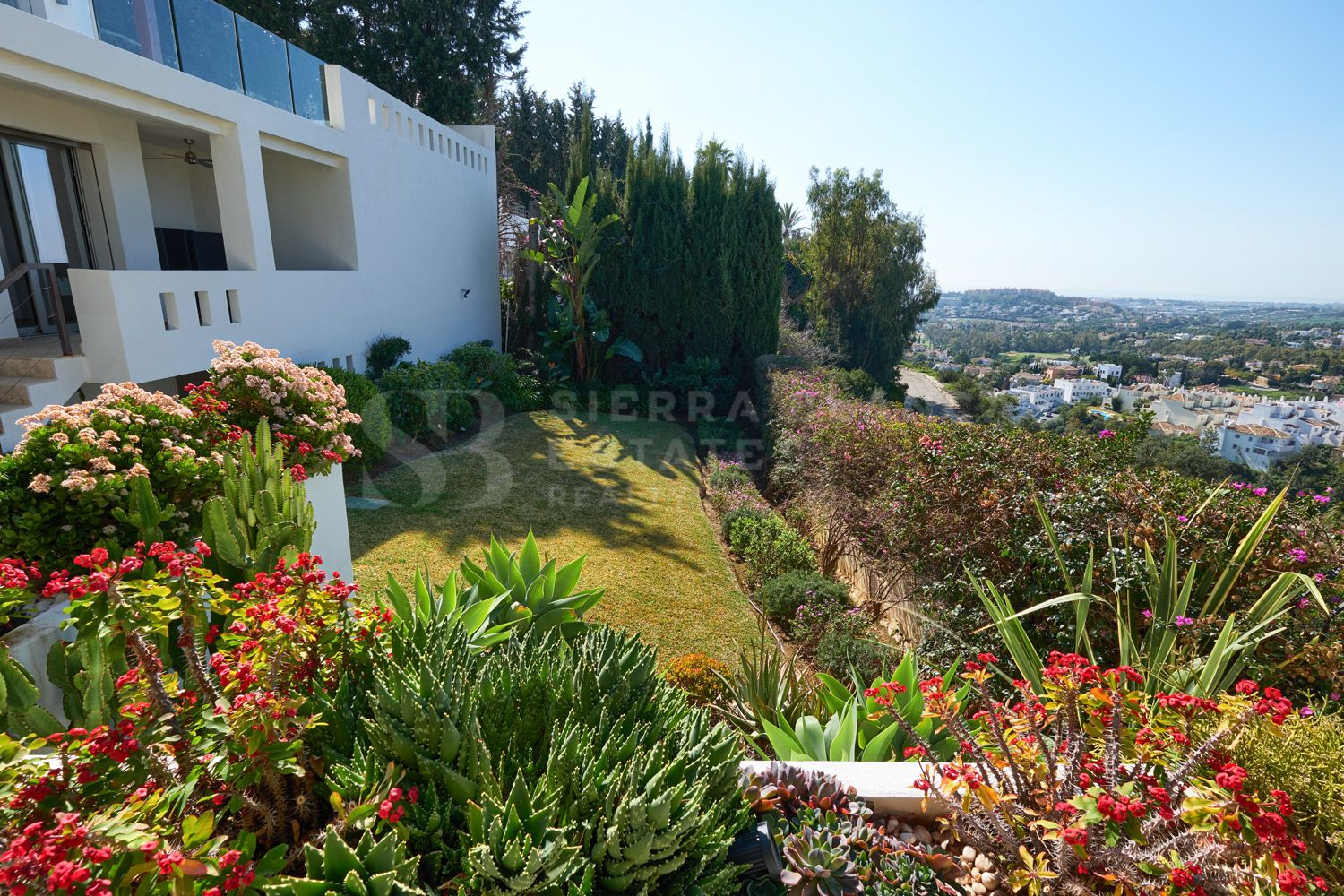 Encantadora villa moderna en Lomas de Nueva Andalucia