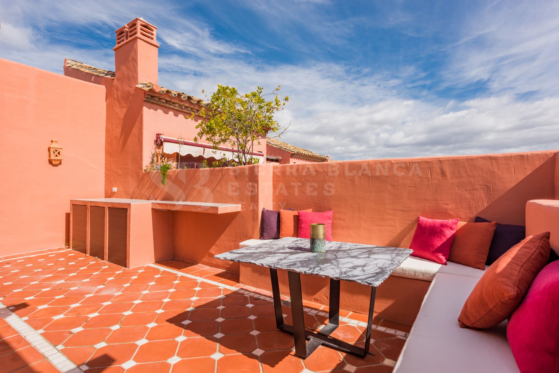 Superbe penthouse en bord de mer à Marbella Est