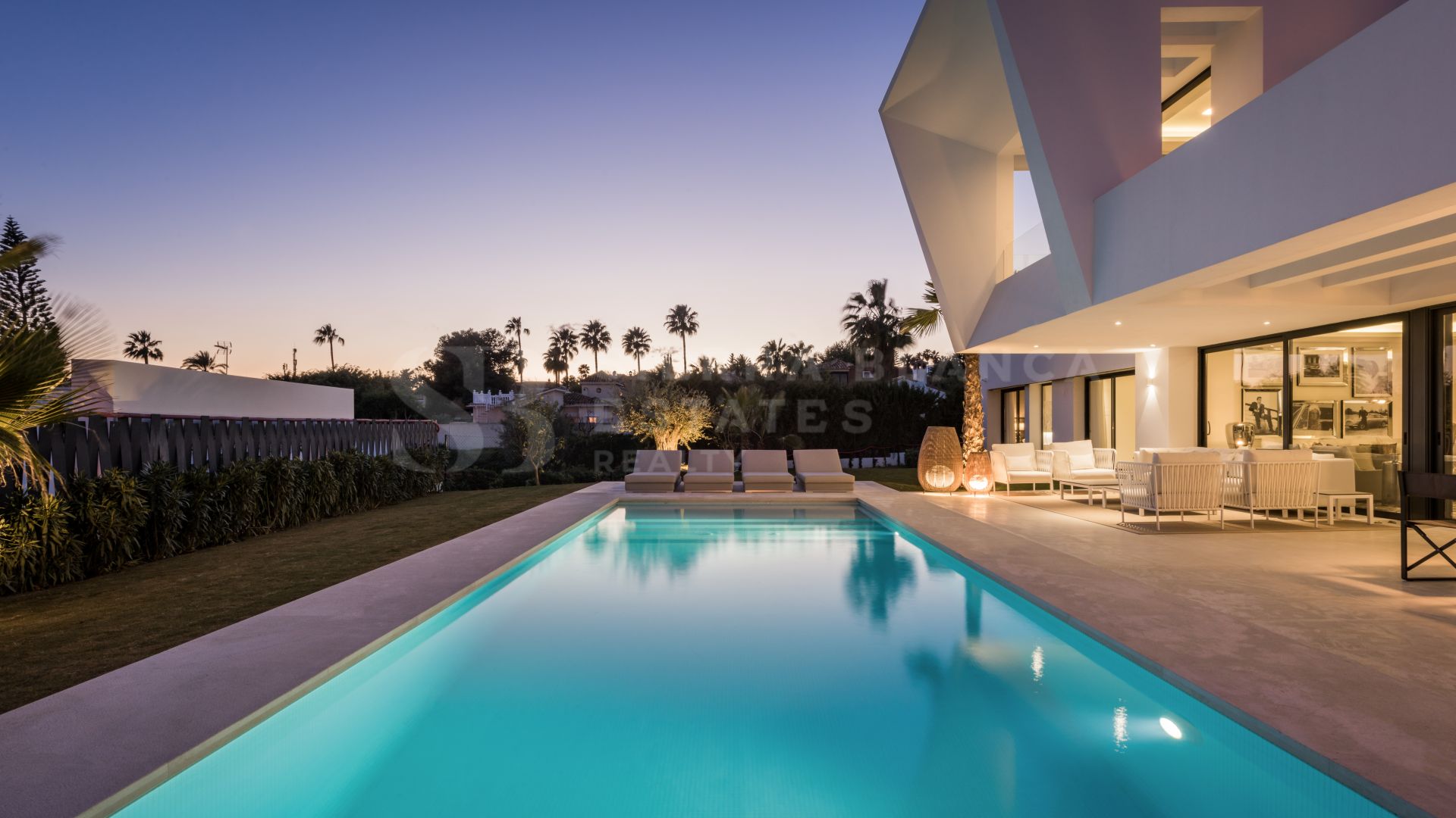 Unique Contemporary Villa For Rent in El Paraiso