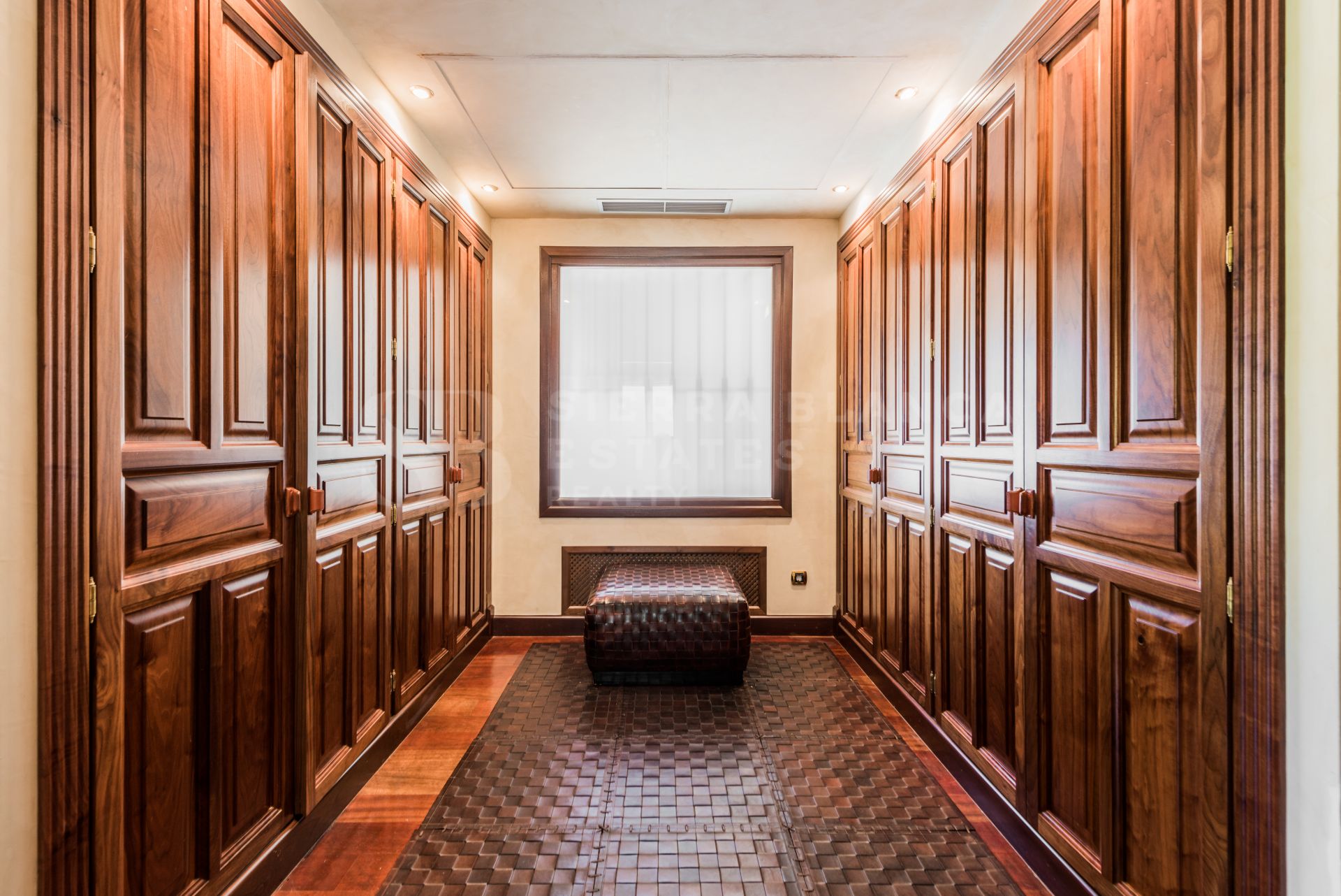 Increíble Villa para Alquiler a Corto Plazo en la Milla de Oro