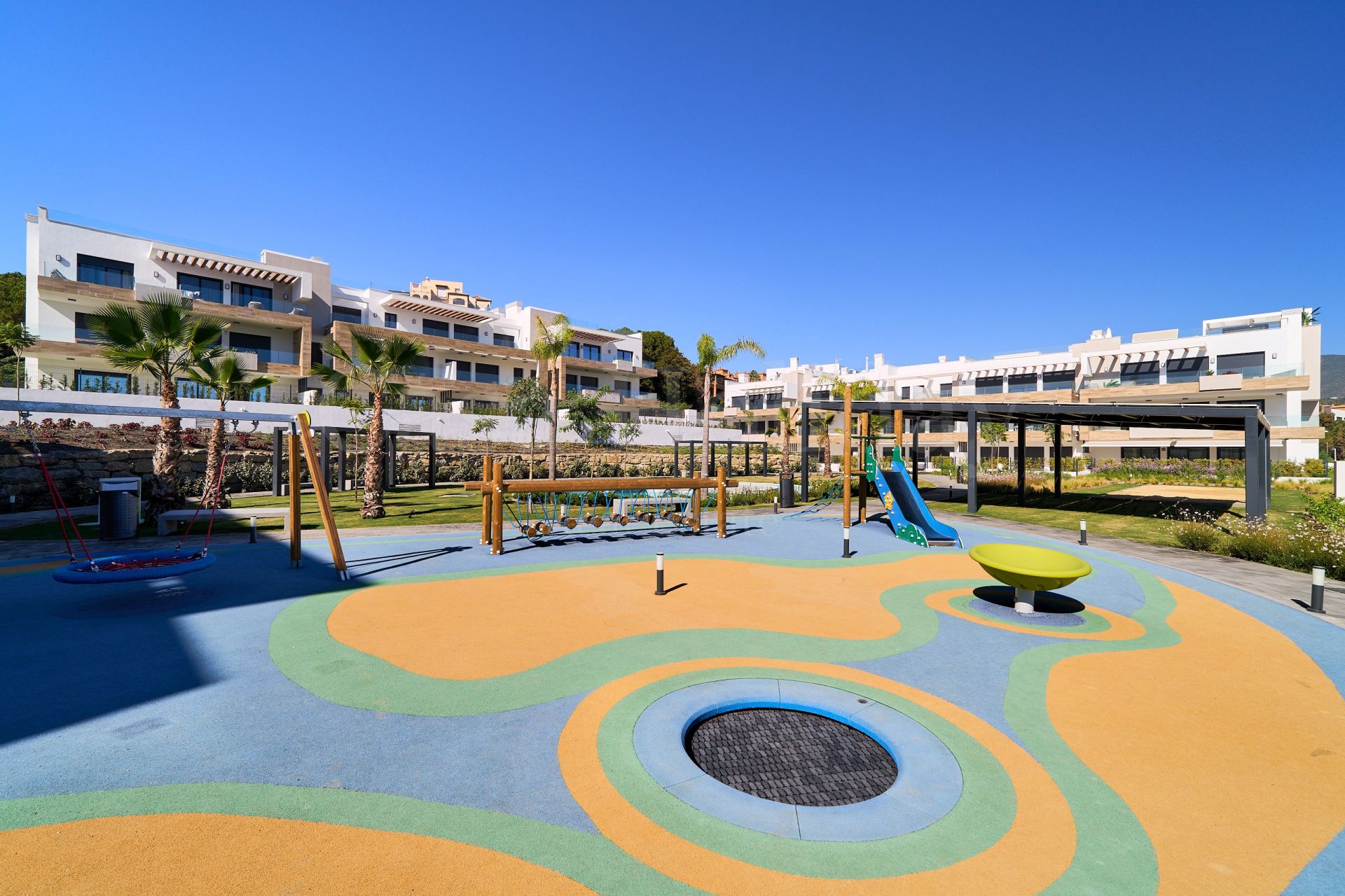 Apartamento Planta Baja en Atalaya Golf, Estepona