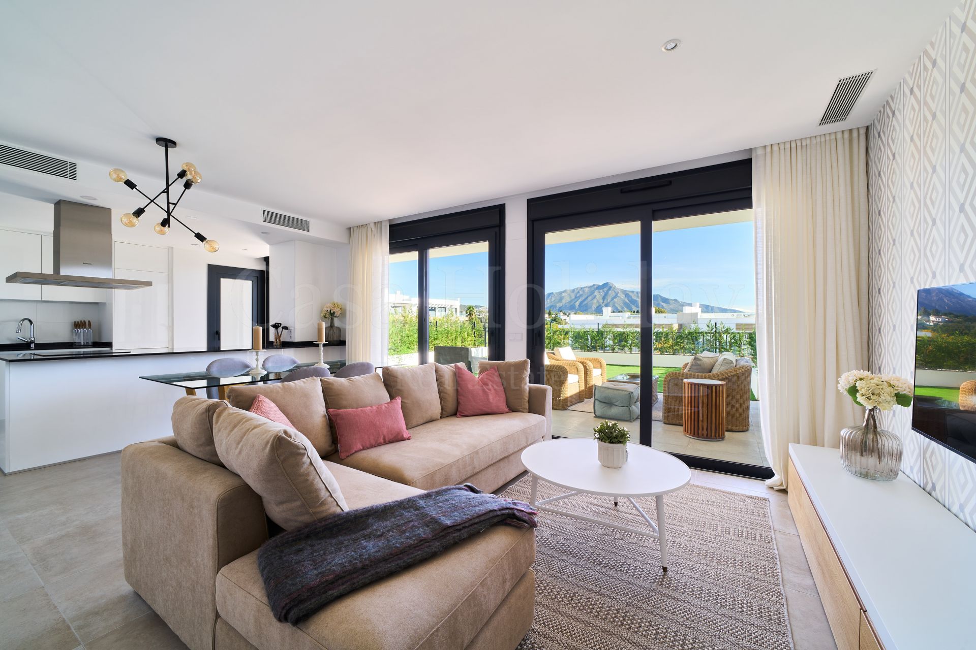 Apartamento Planta Baja en Atalaya Golf, Estepona