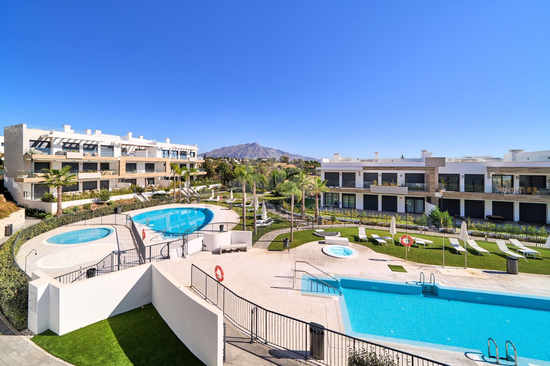 Apartment in Atalaya, Estepona