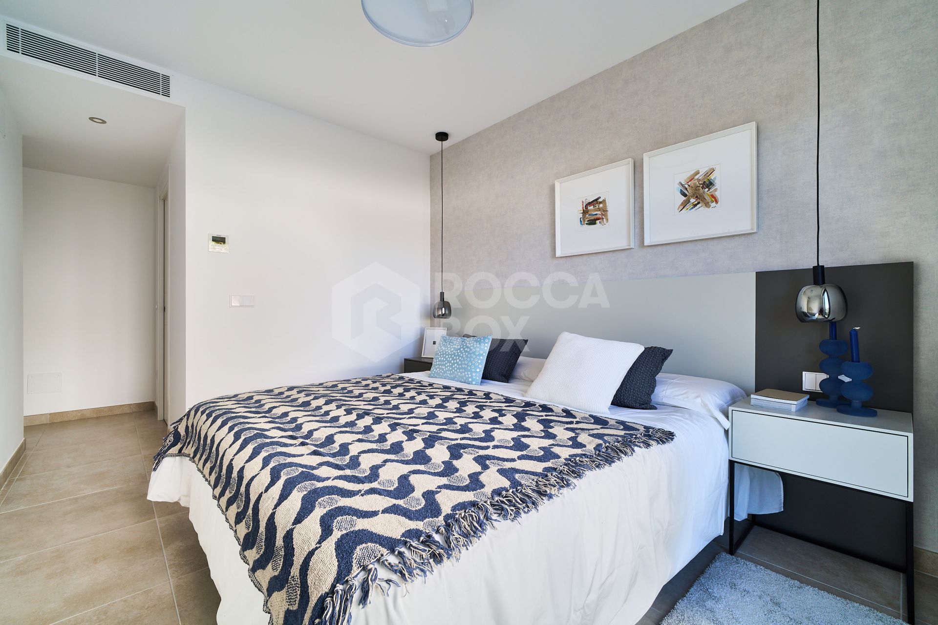 New project in a privileged location right next to Marbella - Fully Furnished - 2 Garage Spaces