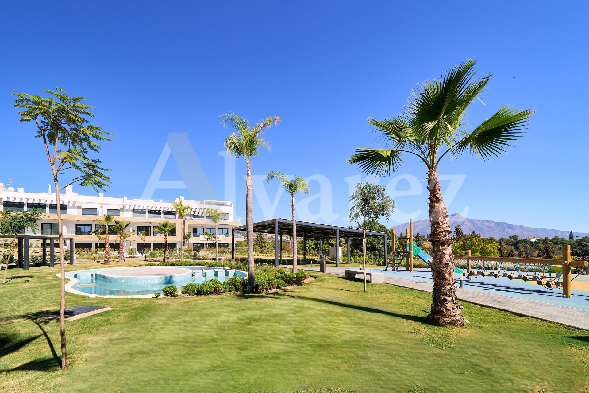 Apartment in Atalaya, Estepona