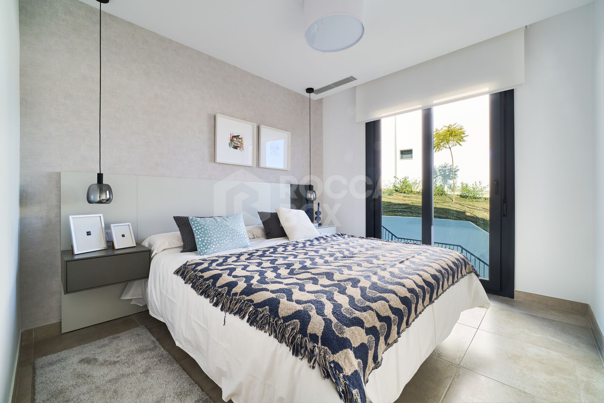 New project in a privileged location right next to Marbella - Fully Furnished - 2 Garage Spaces