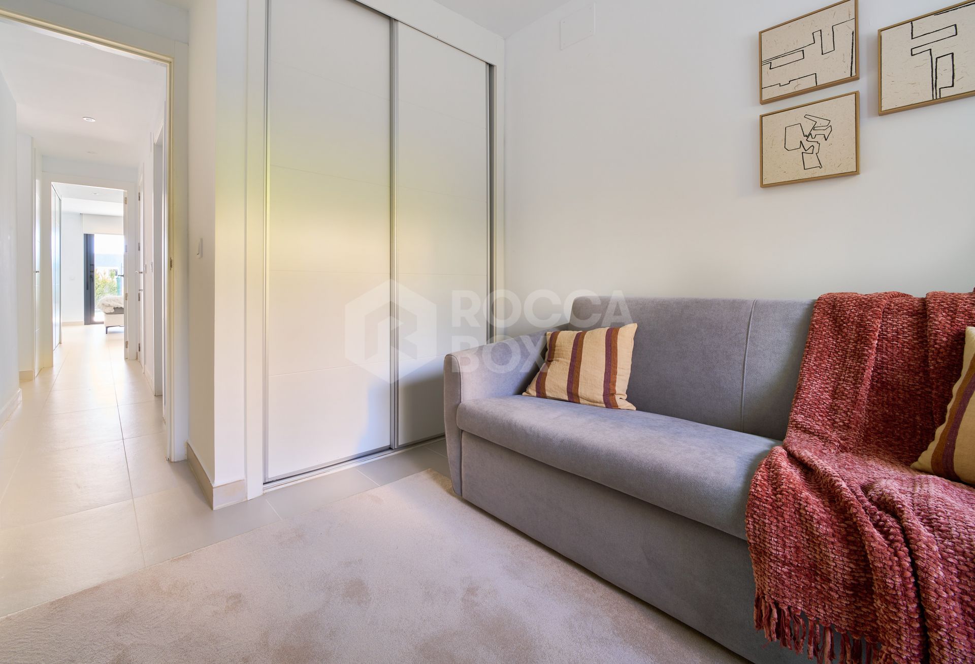 Key Ready - Last Unit - Fully furnished ground Floor in the New Golden Mile - UFH + South Orientation