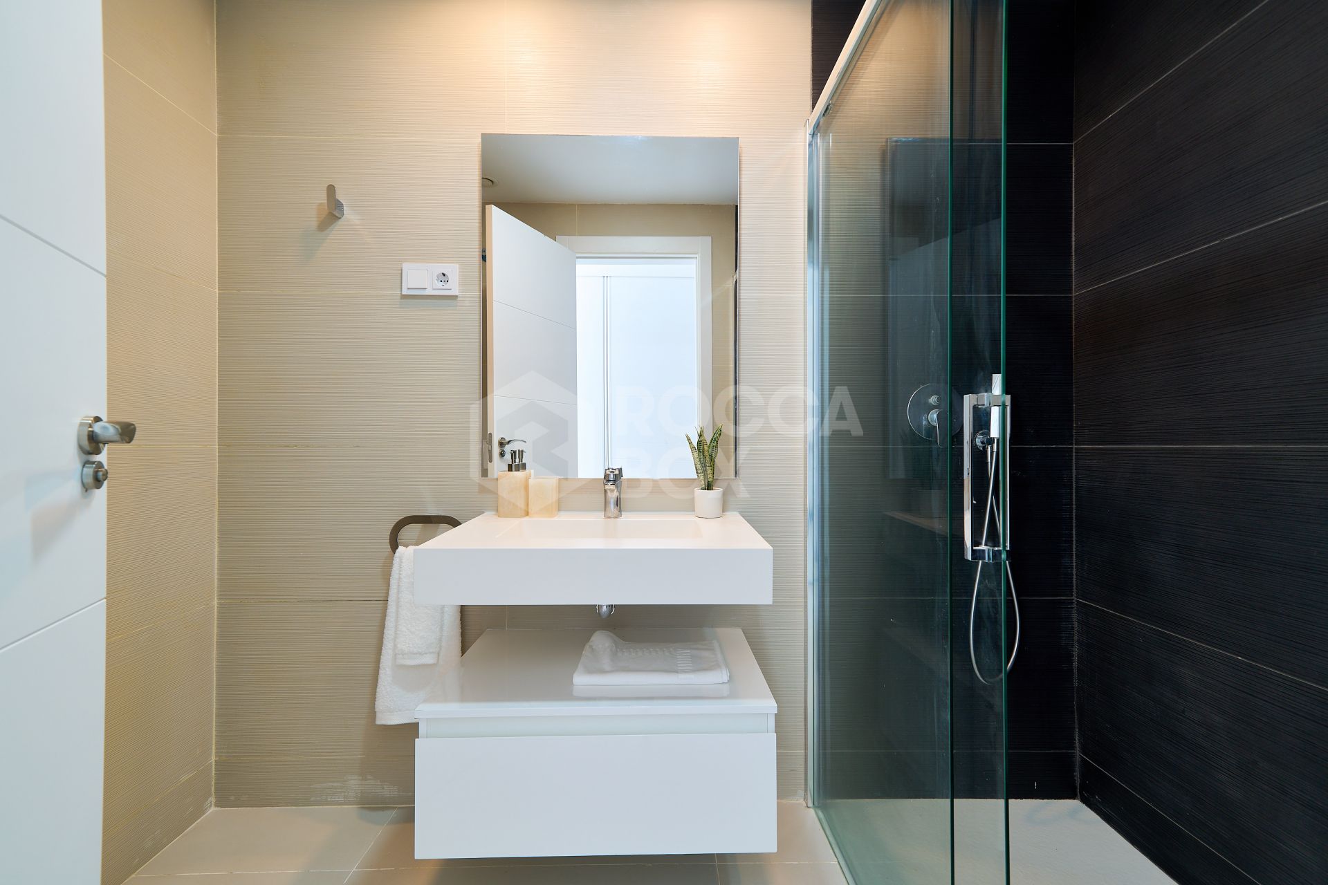 Key Ready - Last Unit - Fully furnished ground Floor in the New Golden Mile - UFH + South Orientation