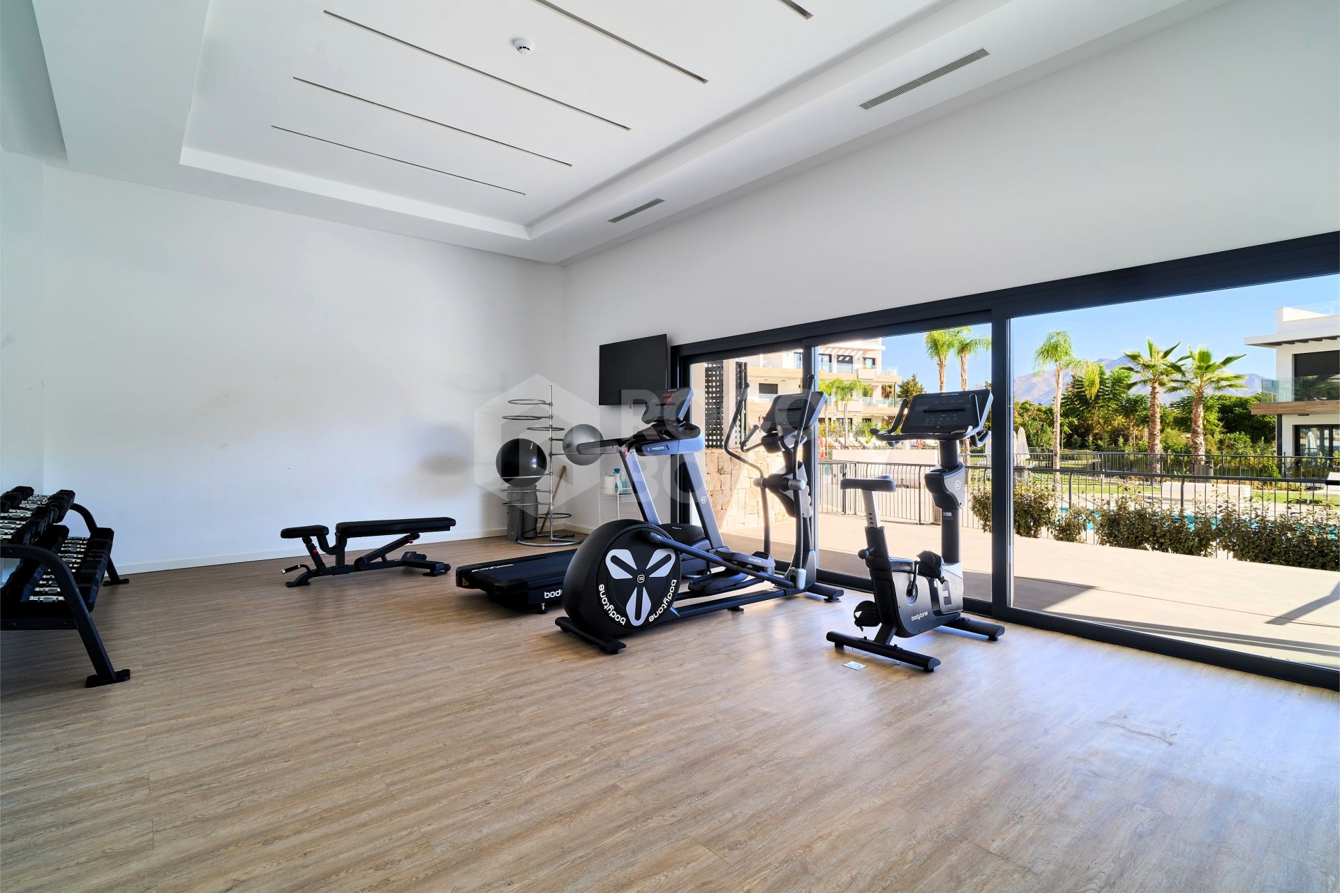 Key Ready new development of luxury apartments in a prime location next to Puerto Banús - Fully Furnished