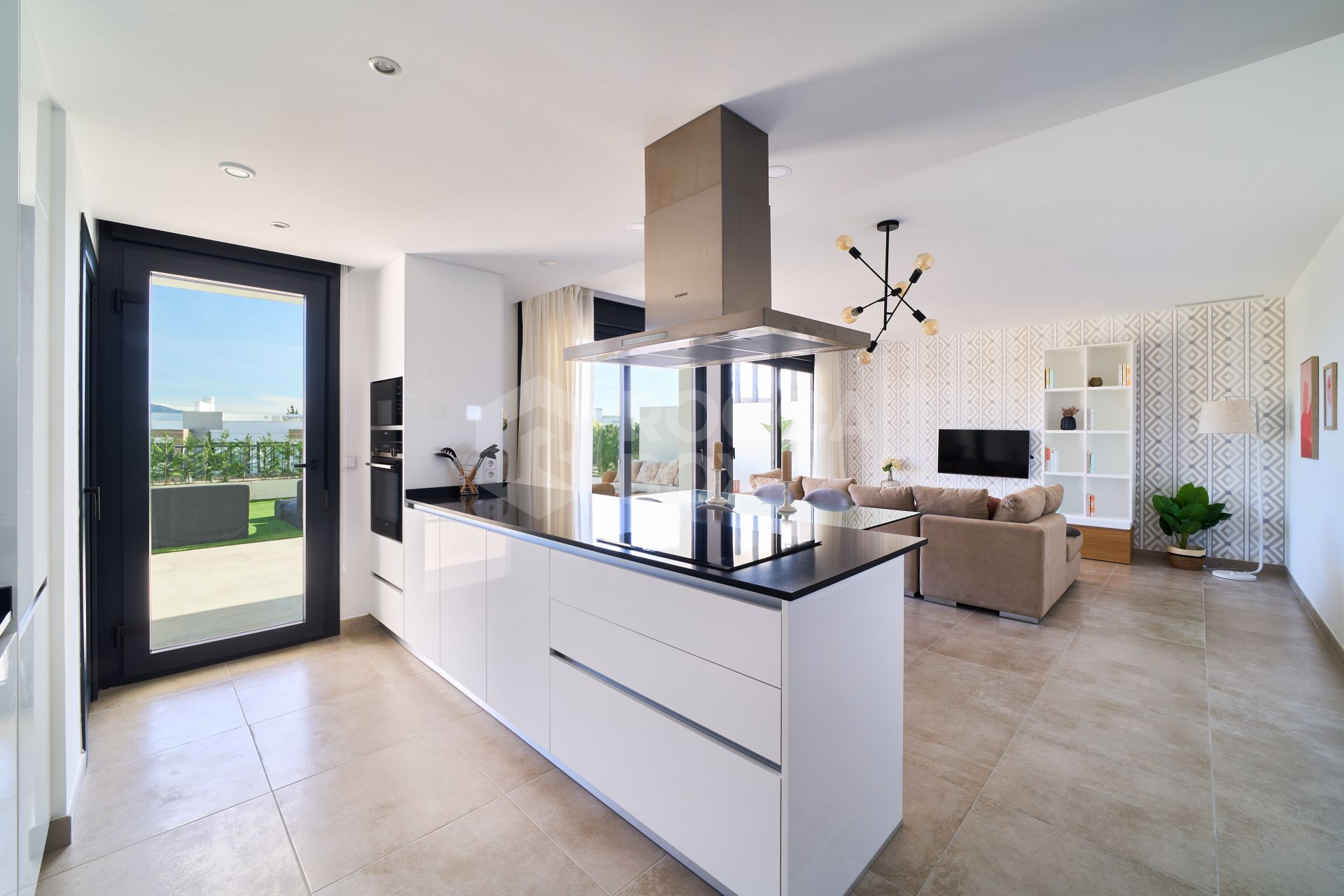 Key Ready new development of luxury apartments in a prime location next to Puerto Banús - Fully Furnished