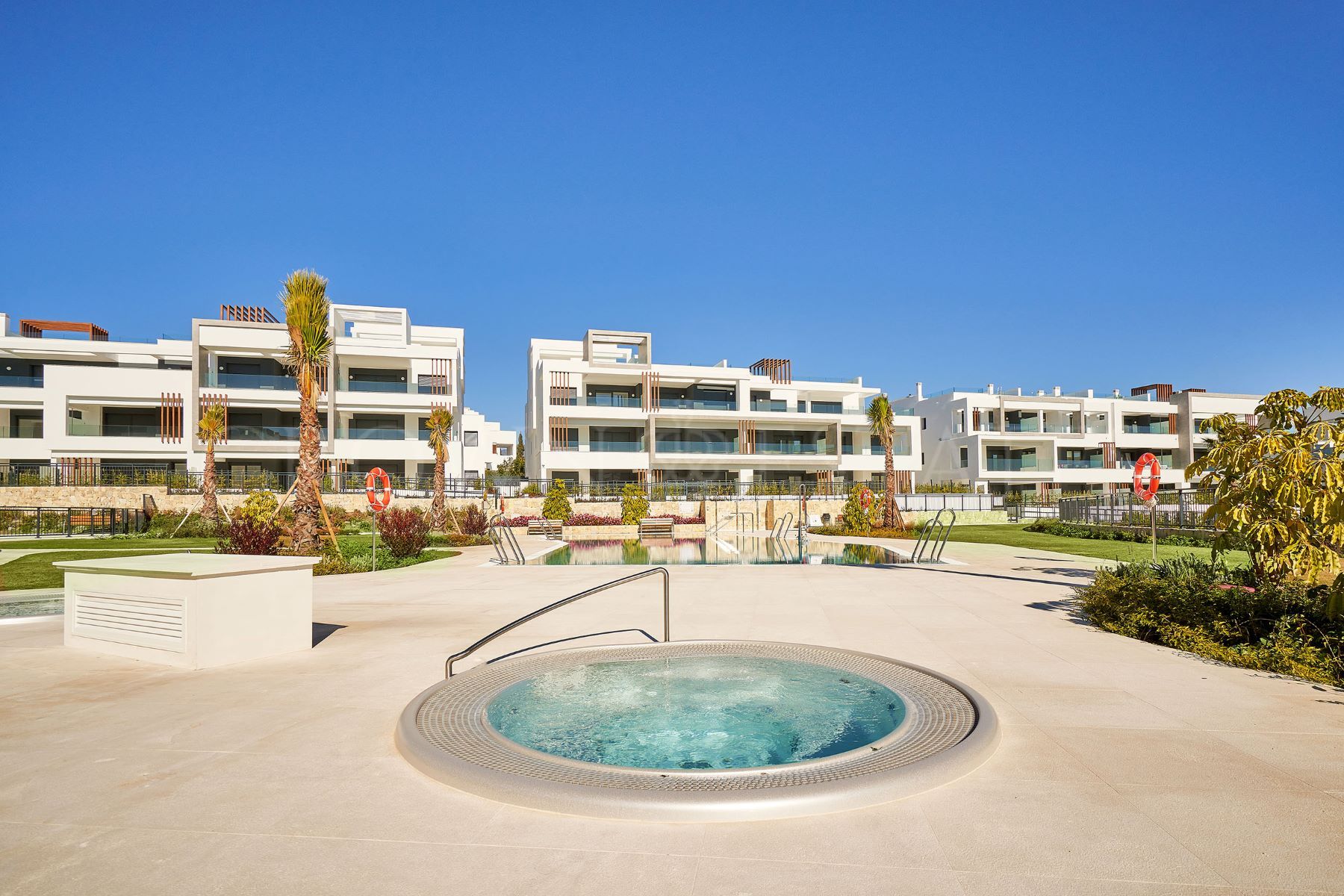 New key ready apartments with sea views, in walking distance to the beach and all amenities
