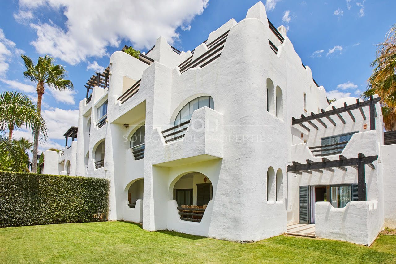 View of FANTASTIC DECORATED GROUND FLOOR APARTMENT WITH GARDEN