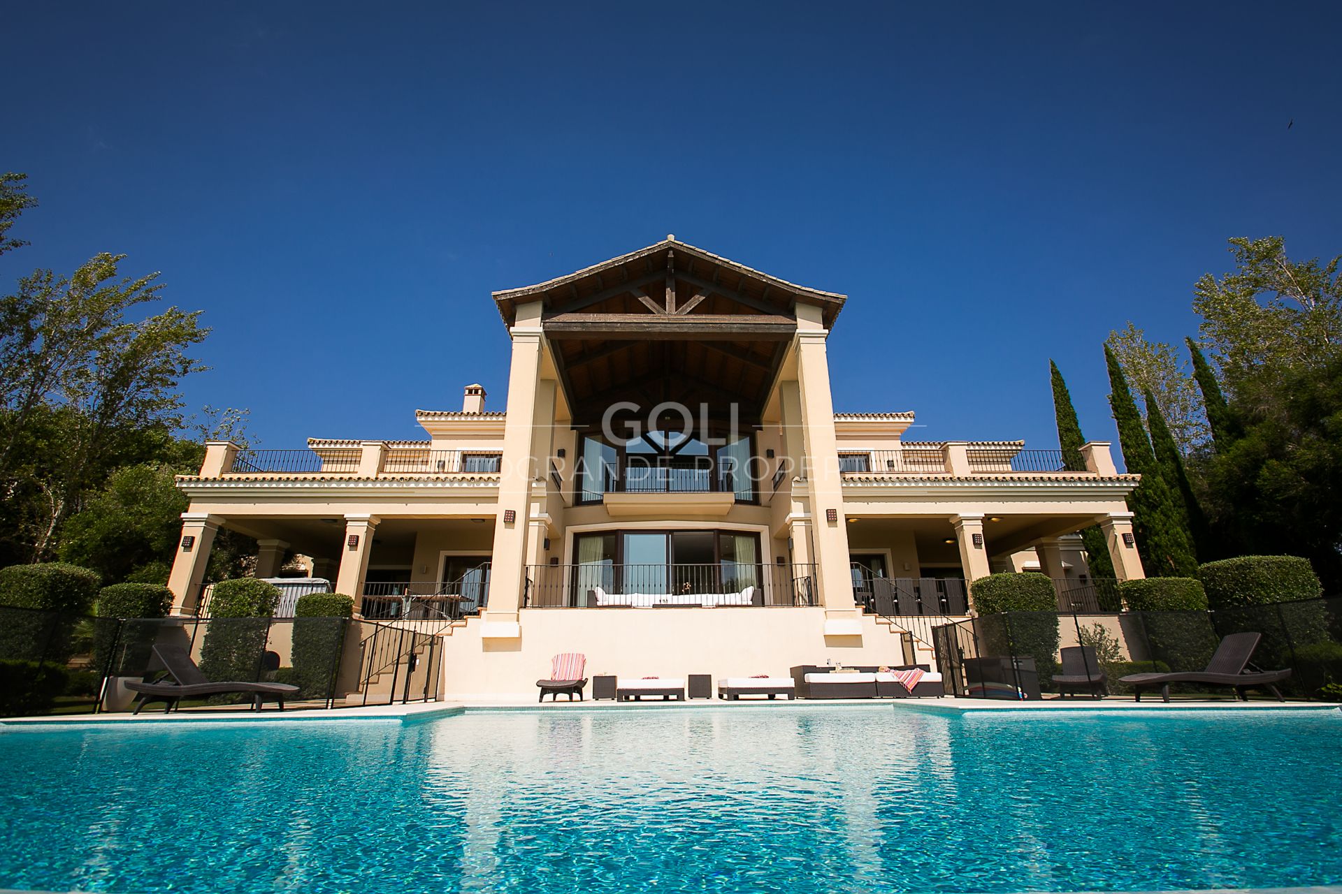 G Zone - Luxury villa with great views