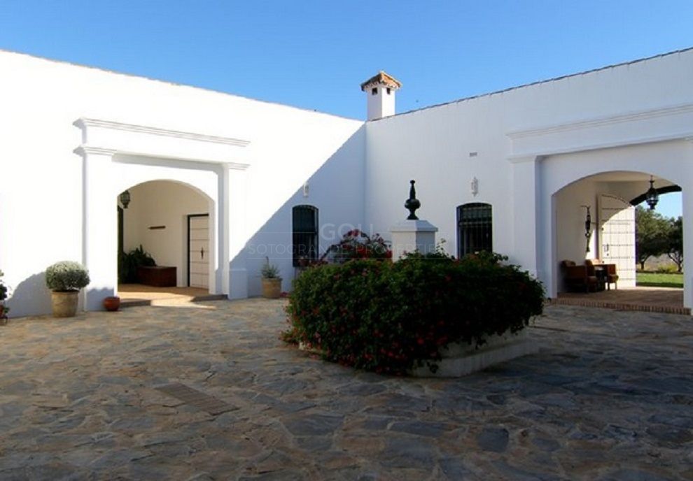 Country House for sale in Casares