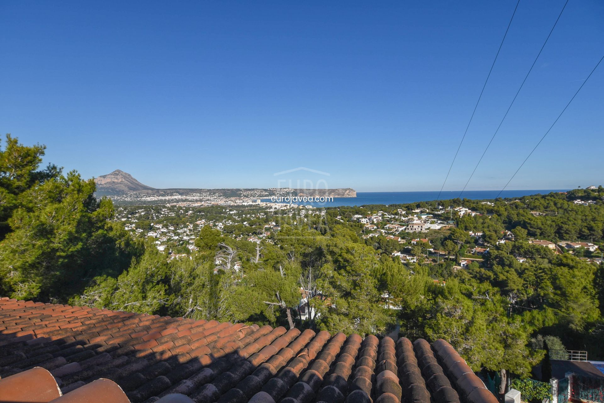 Villa for sale in Javea, with magnificent sea views and the Bay of Jávea