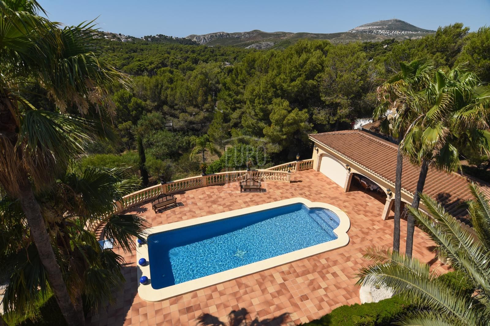 Villa for sale in Jávea in exclusive with open and sea views in a large plot