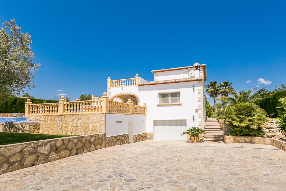 Large family villa for sale in Javea