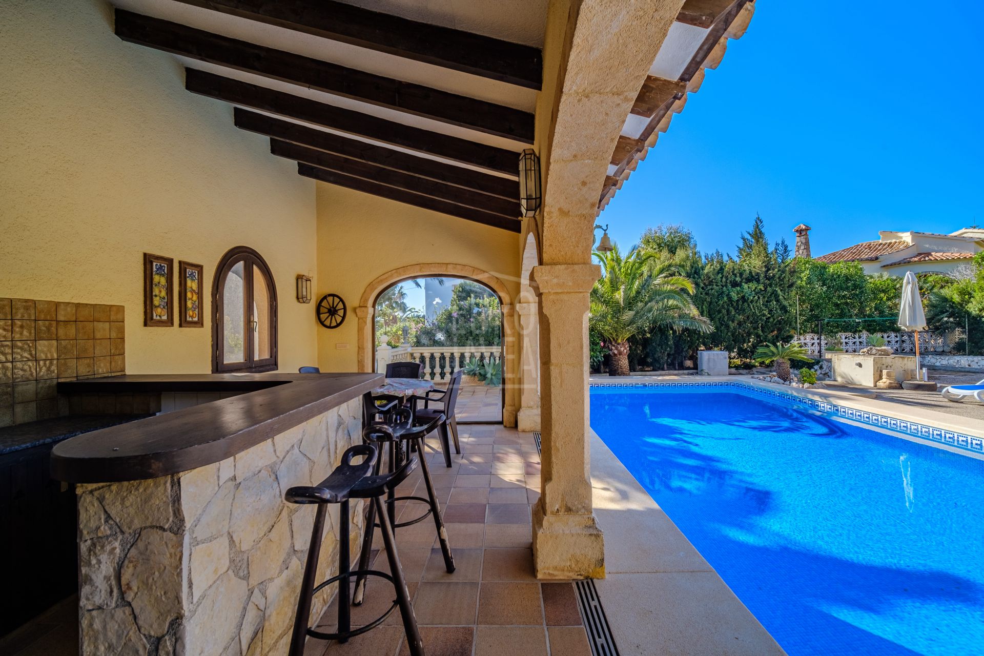 Villa a la venta en Jávea en la zona de Balcón al mar con vistas al mar
