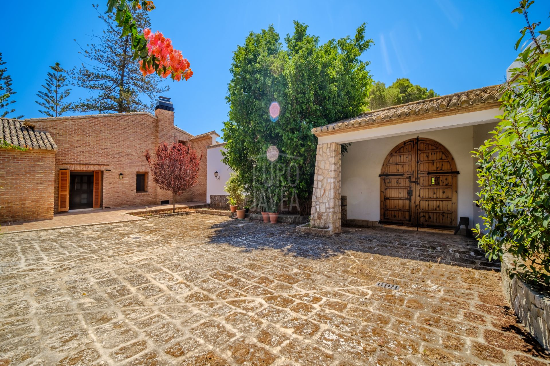 Traditional finca with sea views located in a privileged area of Jávea Port