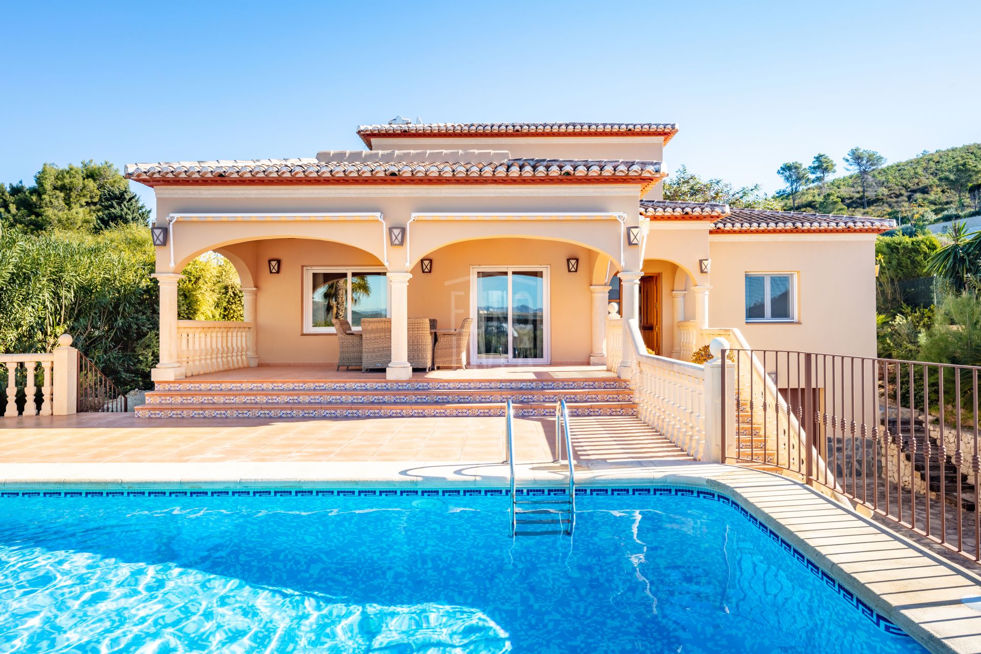 Villa for sale exclusively with Eurojavea in the Pinomar area, a few minutes from the beach