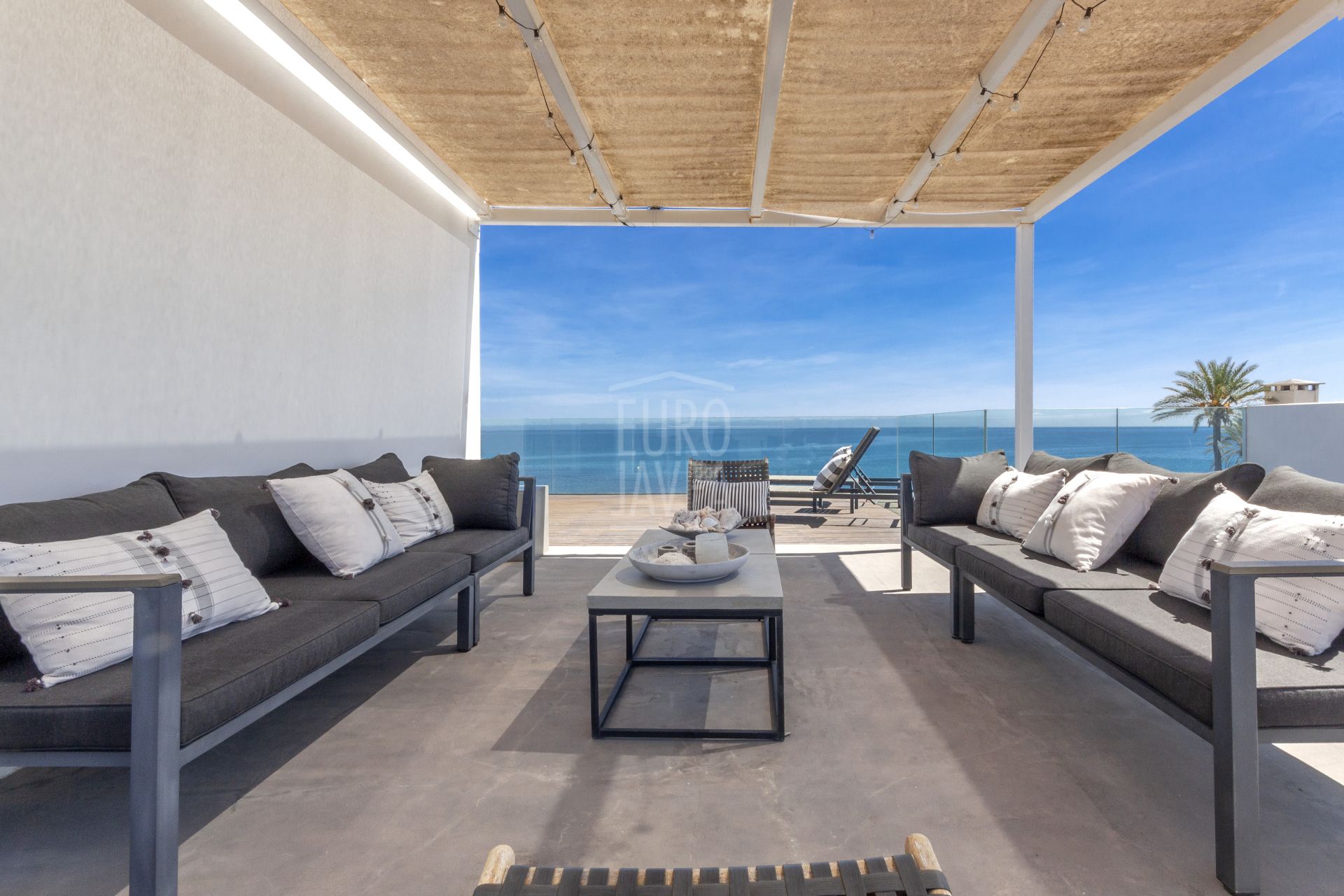 Spectacular front line duplex penthouse for sale exclusively in Jávea with spectacular sea views