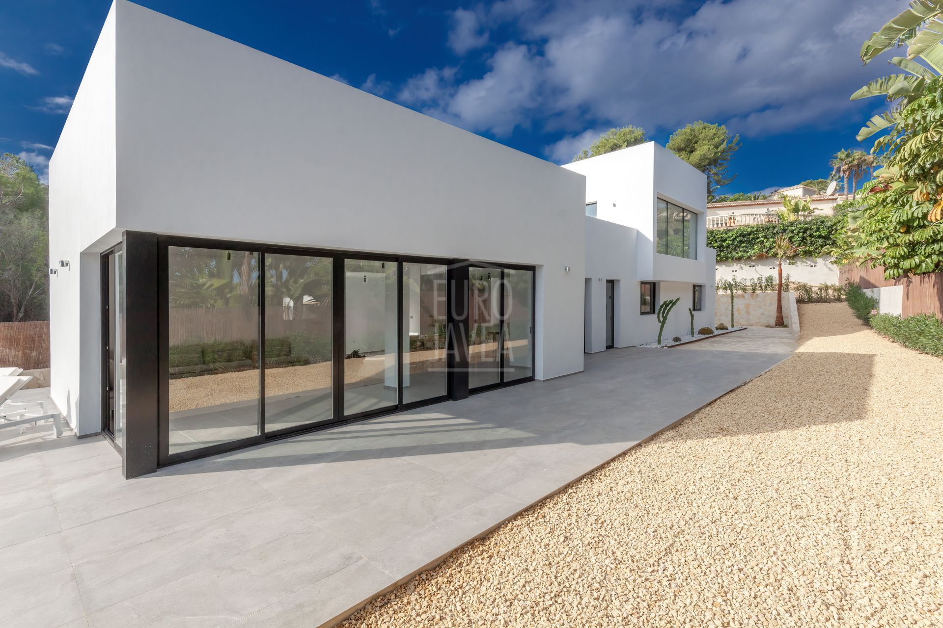 Modern villa style recently built, in the ara of Cap Marti, at few minutes from the sea