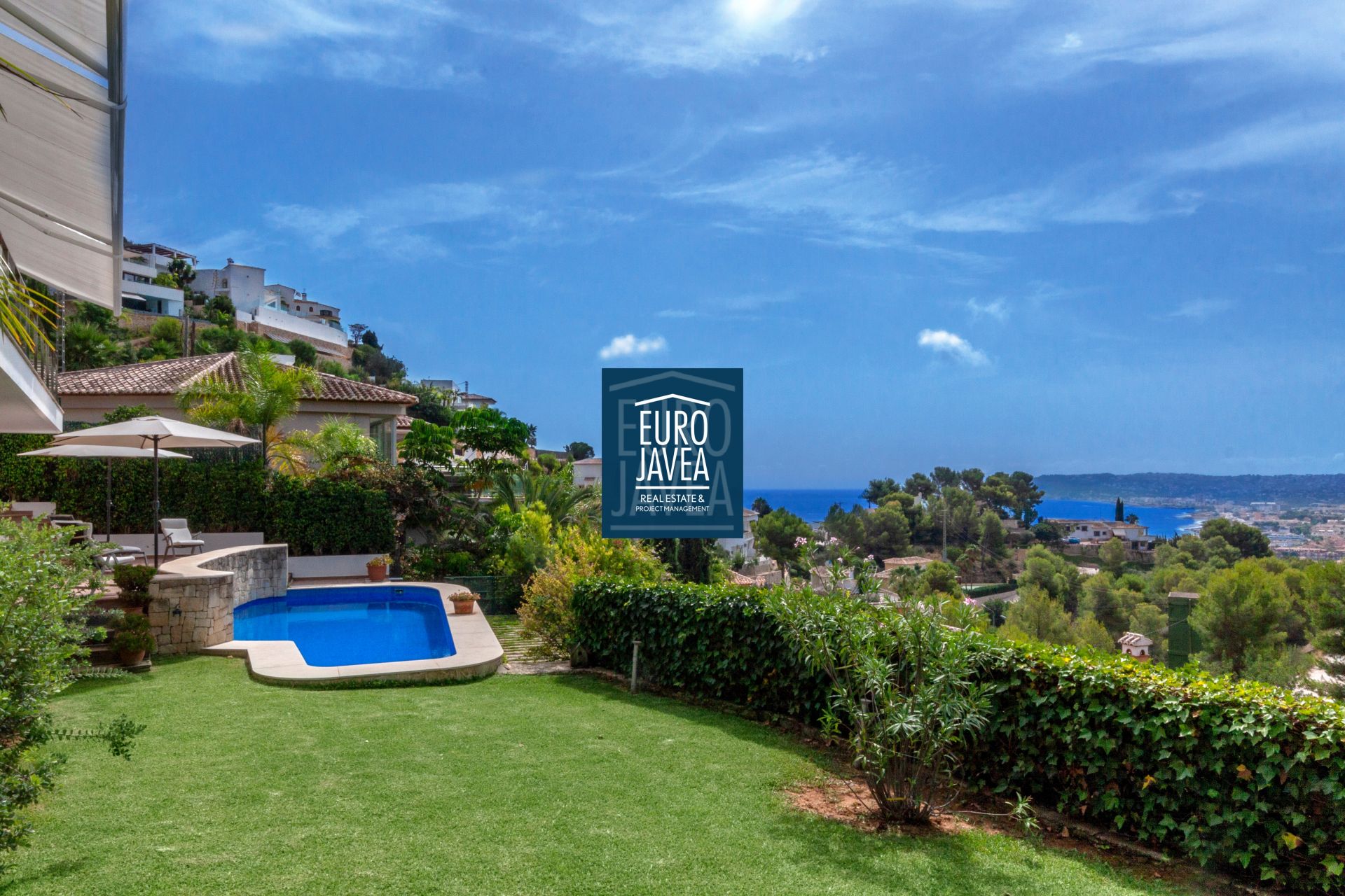 Villa a la venta en Exclusiva en la privilegiada zona de La Corona con espectaculares vistas al mar