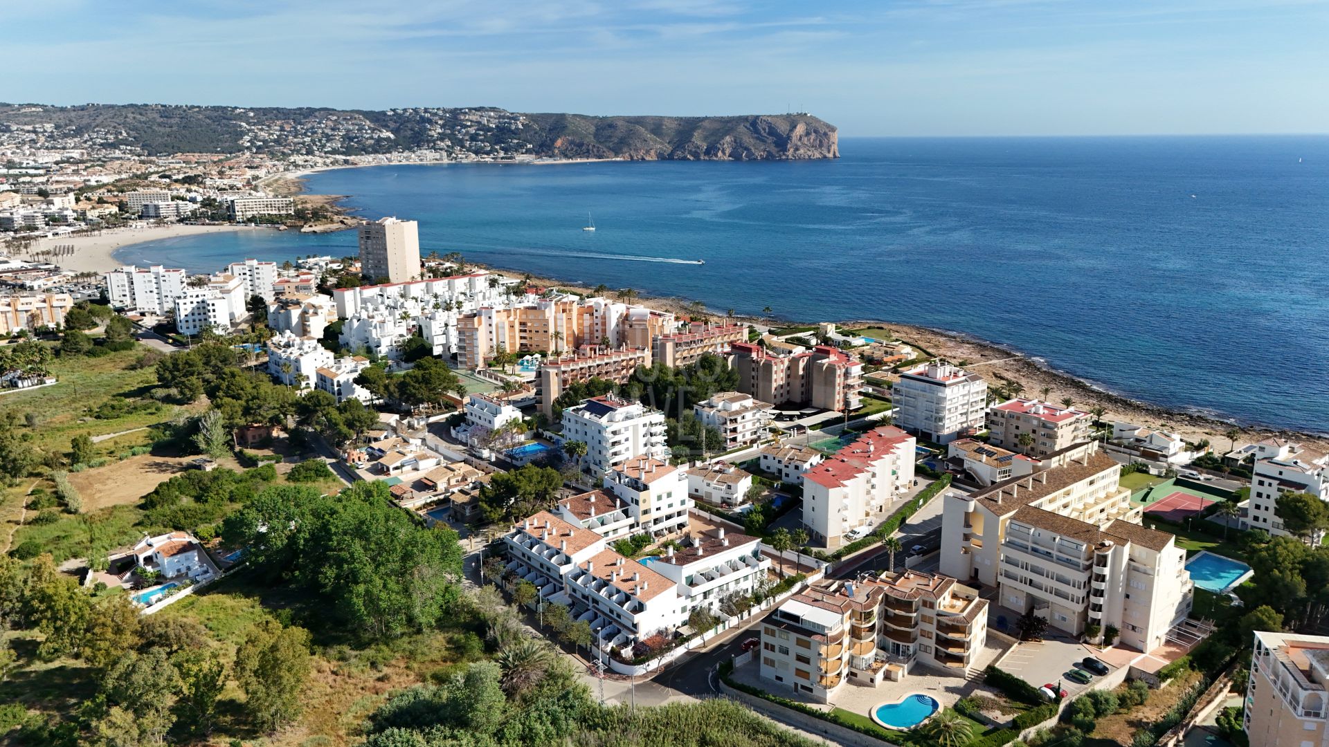 Encantadora casa adosada mediterránea con varias terrazas a pocos pasos de la playa