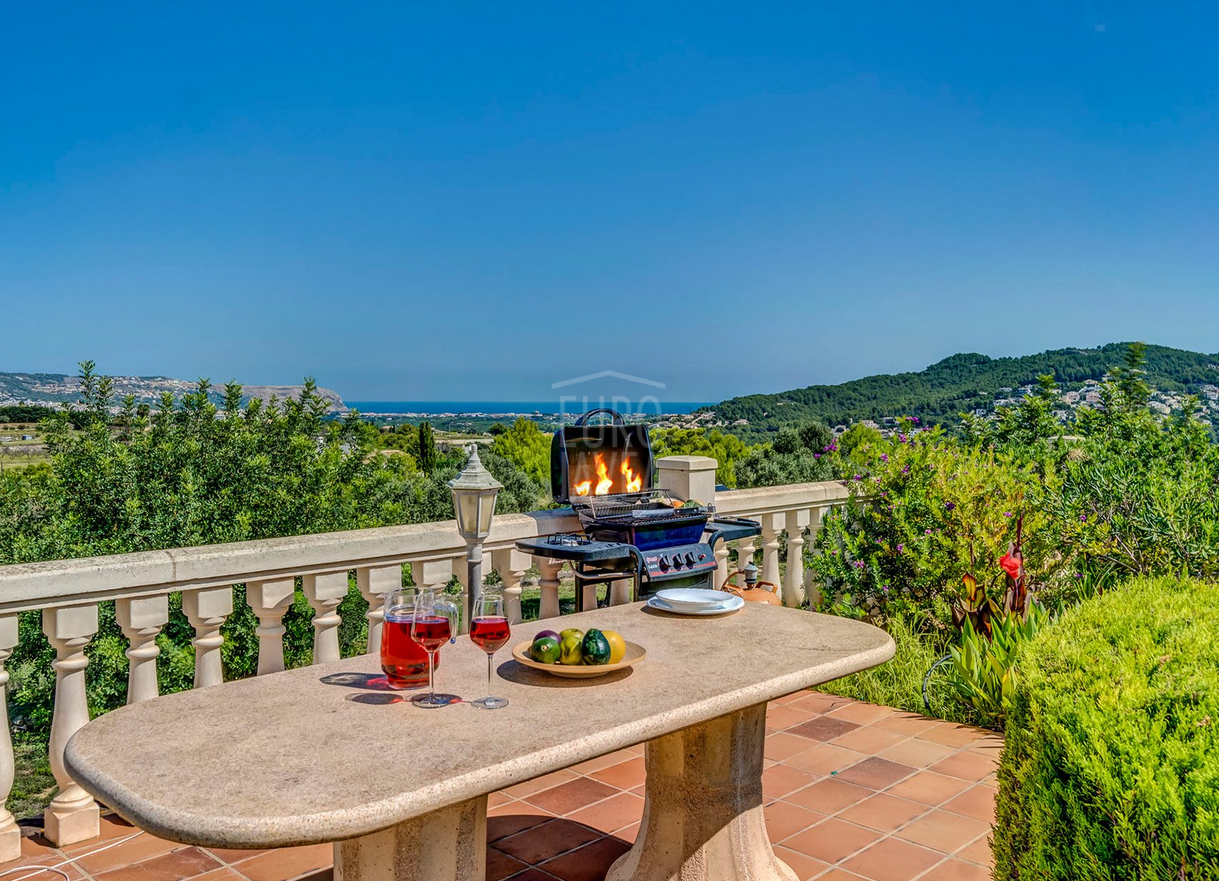 Luxury Mediterranean-Style Villa with Sea Views