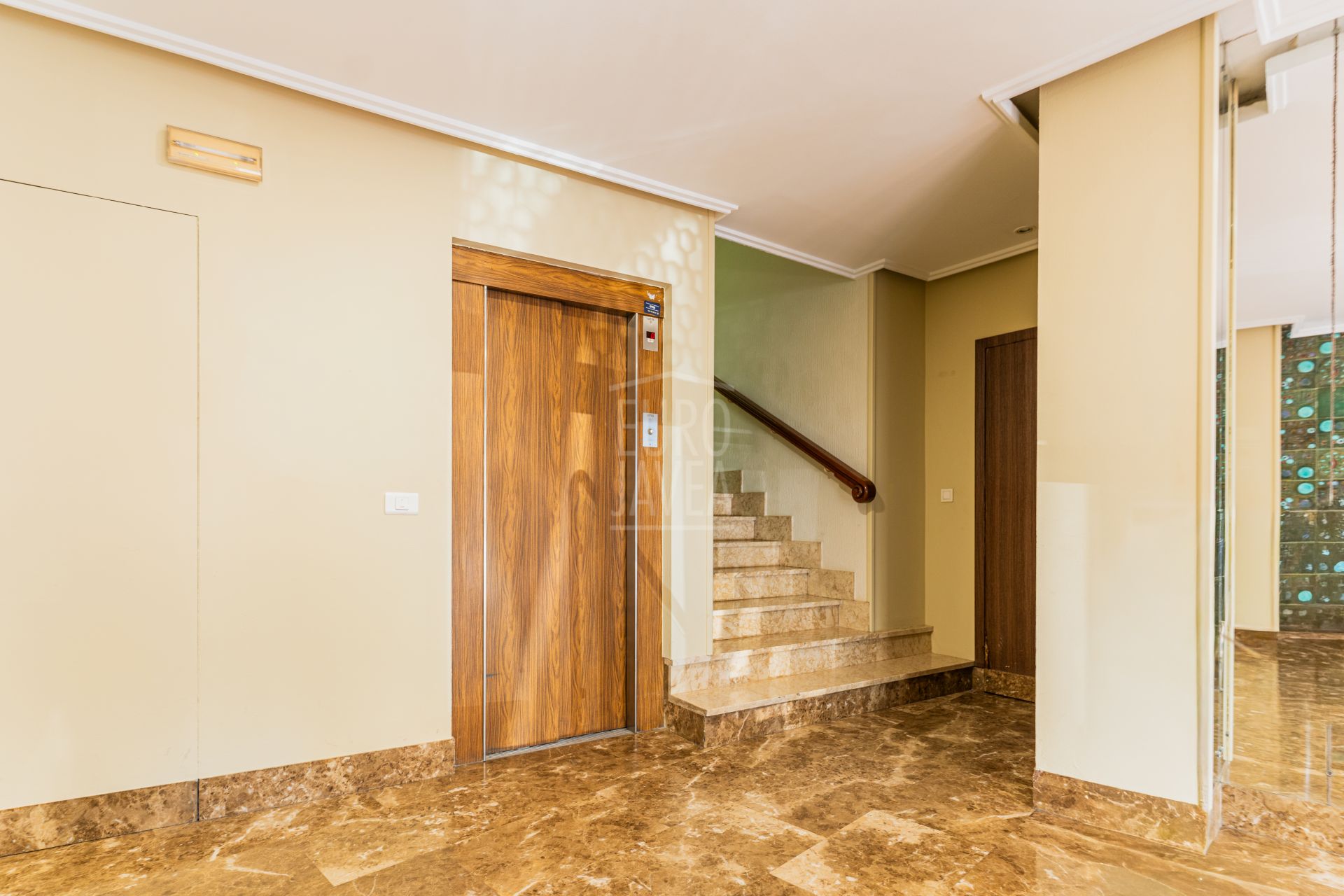 Apartment for sale in the centre of Jávea harbour with open views