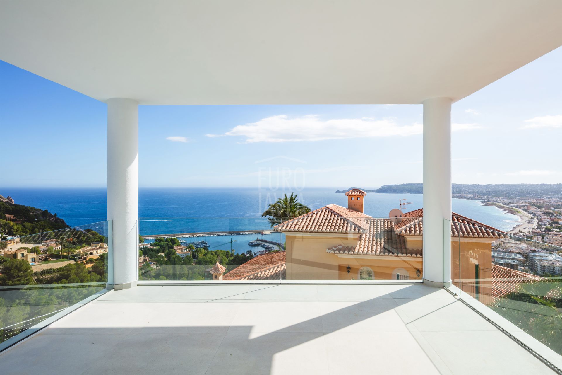 Villa Allure, luxe méditerranéen avec vue panoramique sur la mer à La Corona, Jávea