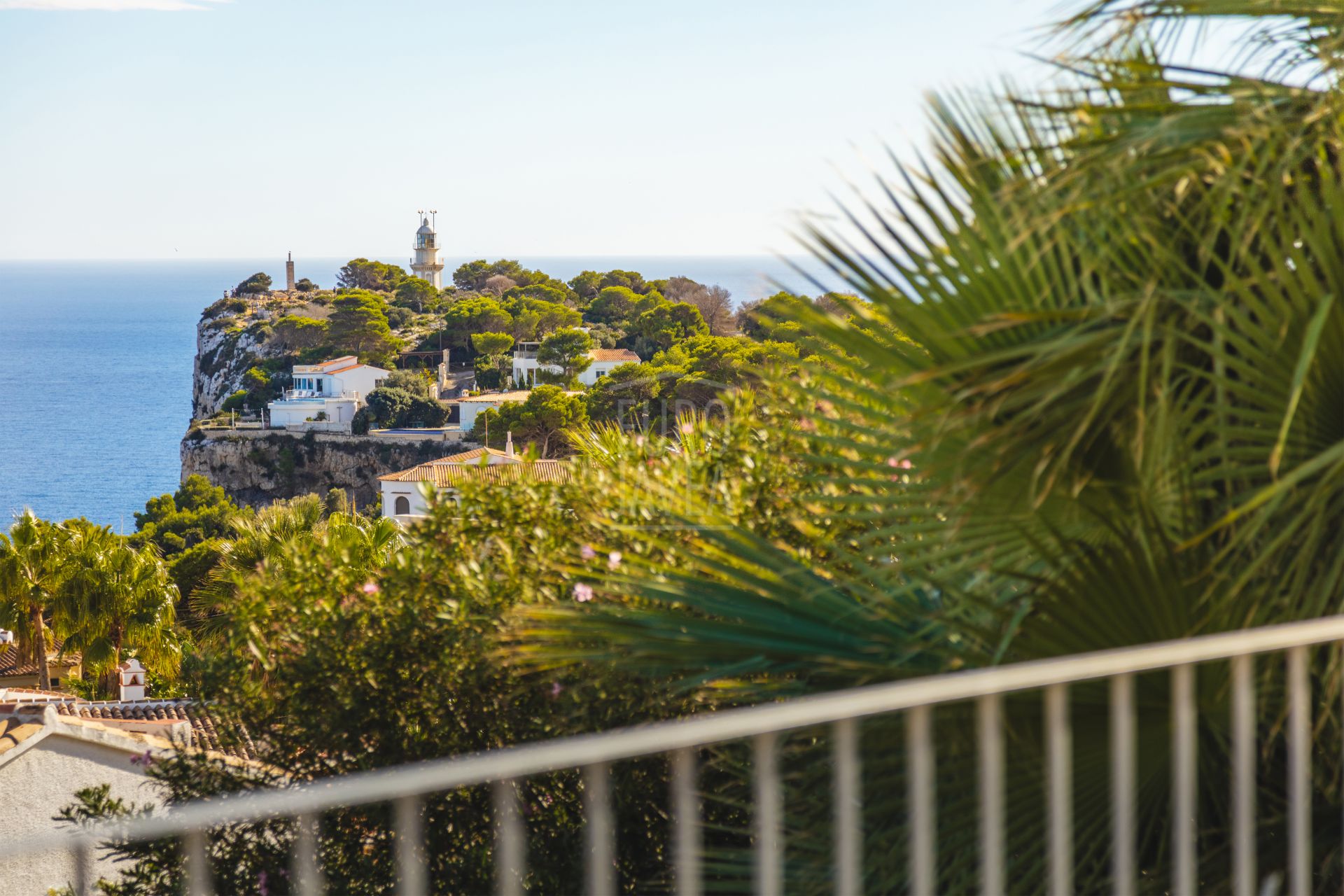 Exclusive Villa Lesca, a charming home in Balcón al Mar with spectacular sea views