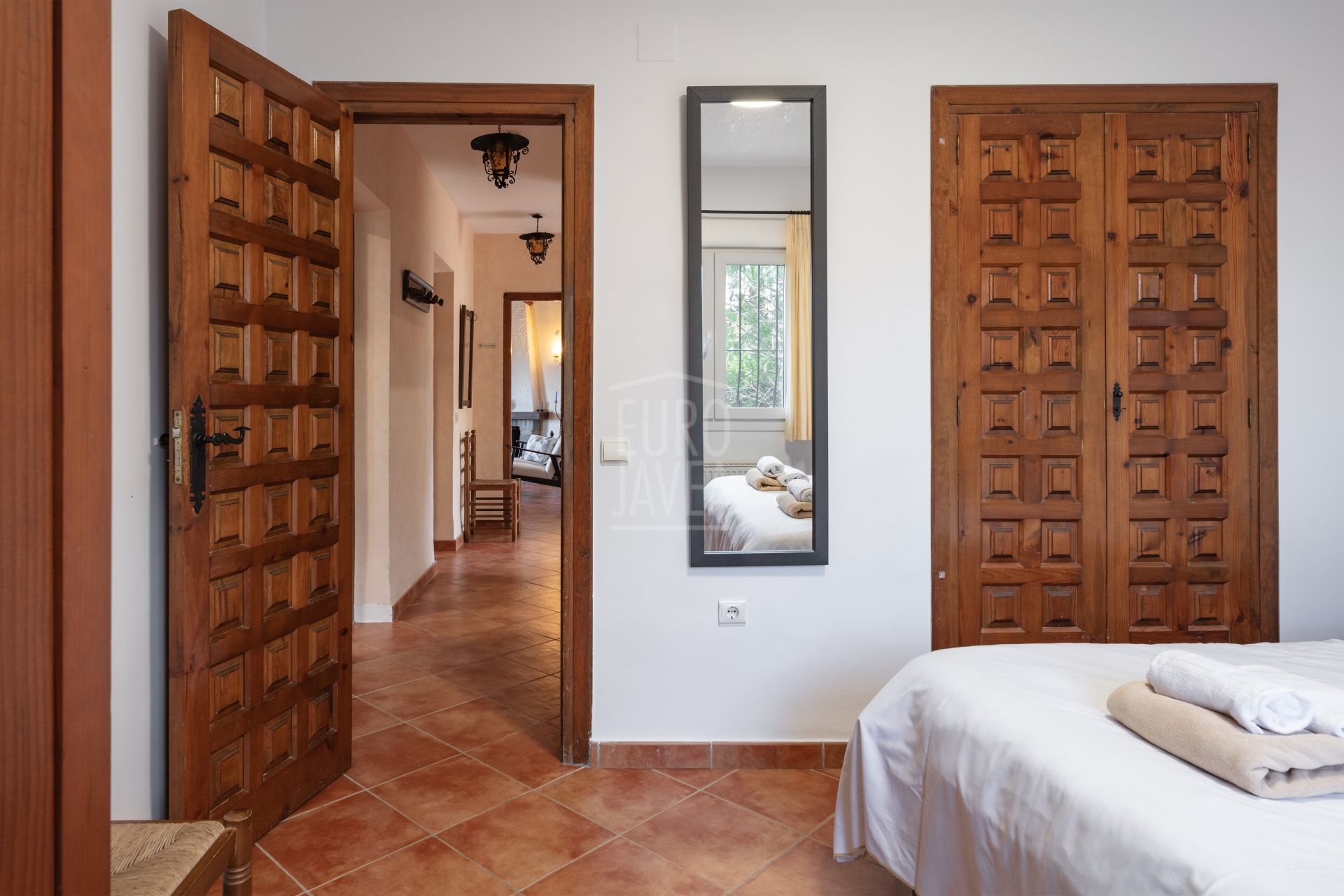 Exclusive Villa Lesca, a charming home in Balcón al Mar with spectacular sea views
