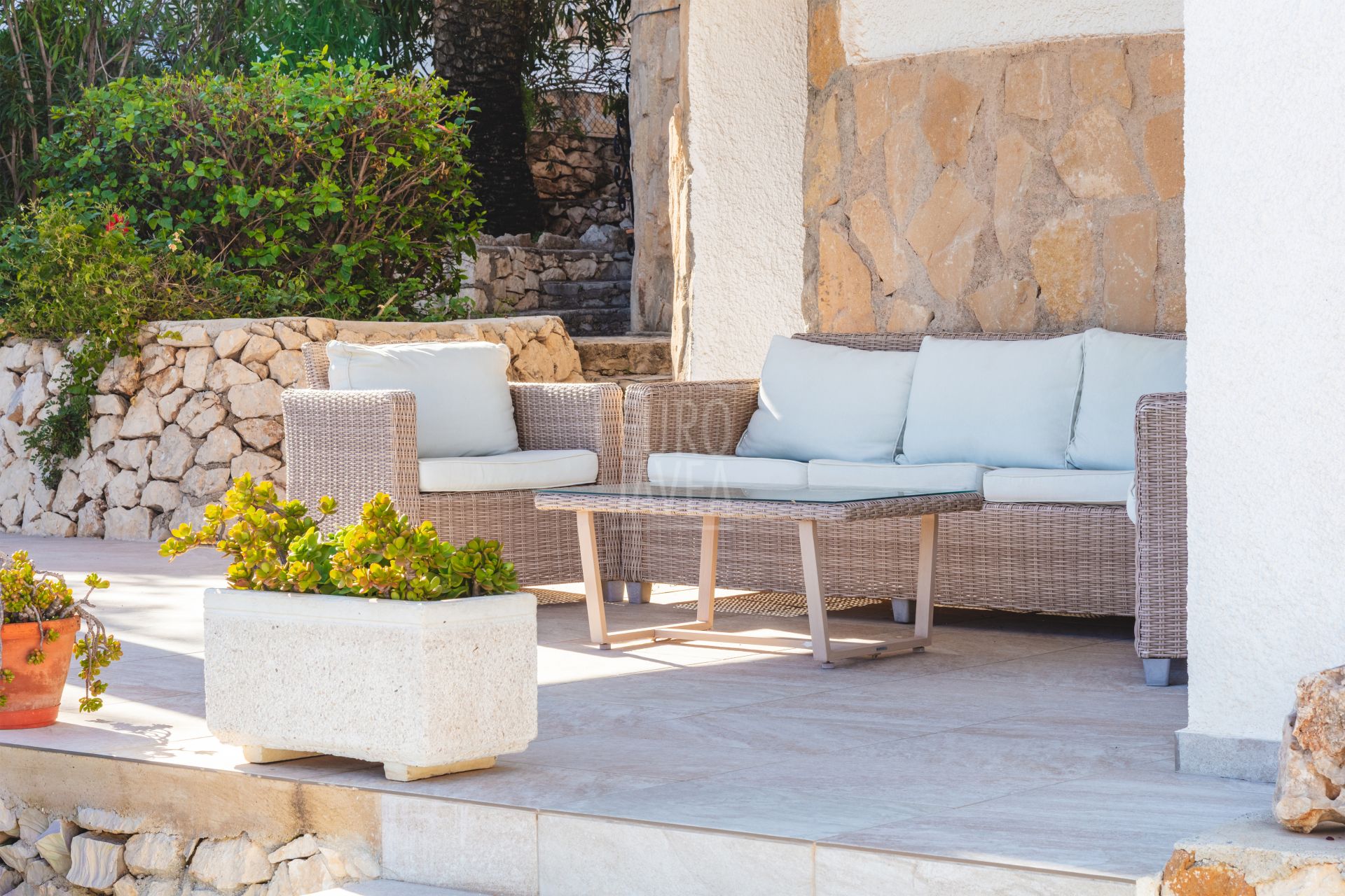 Exclusive Villa Lesca, a charming home in Balcón al Mar with spectacular sea views