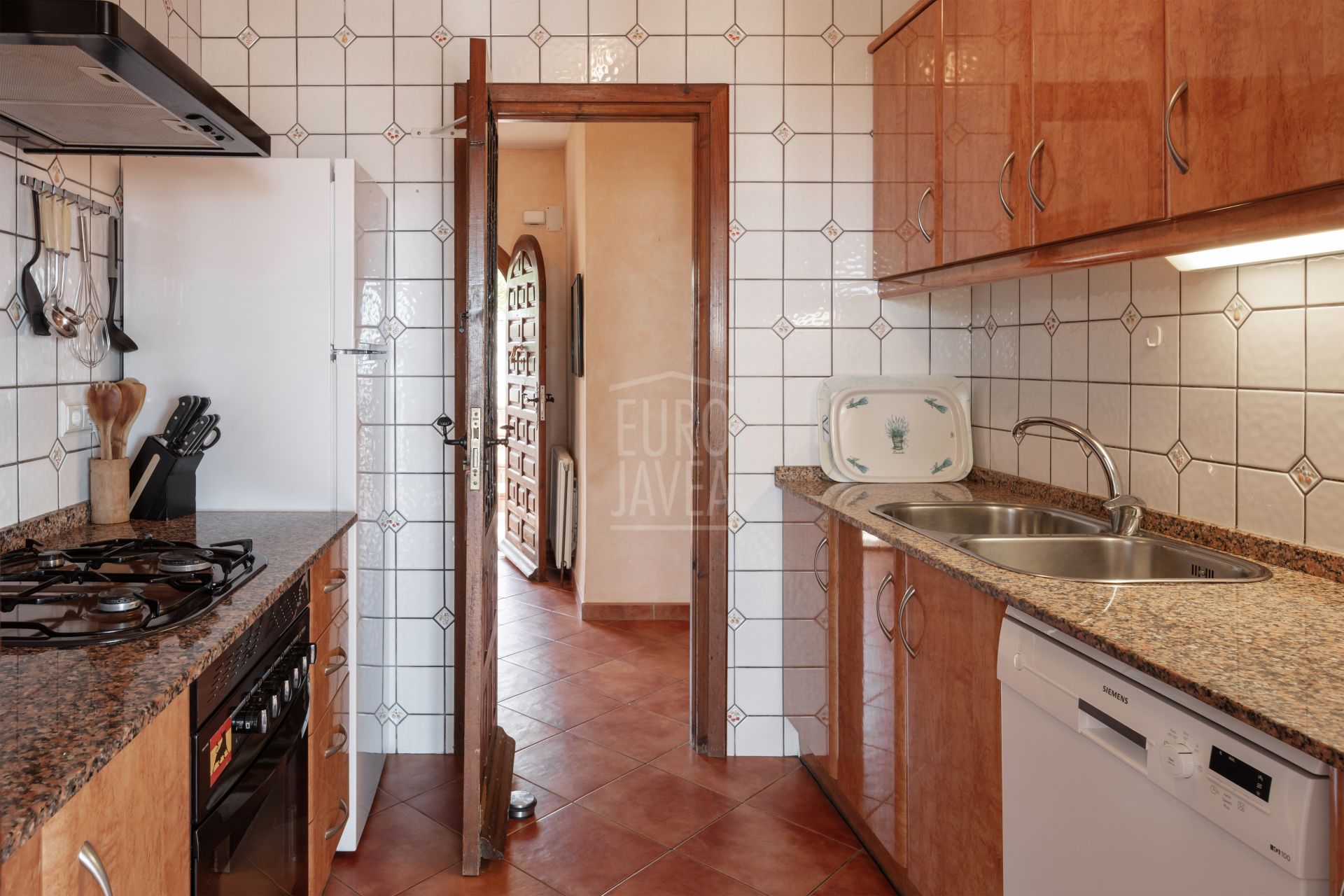 Exclusive Villa Lesca, a charming home in Balcón al Mar with spectacular sea views